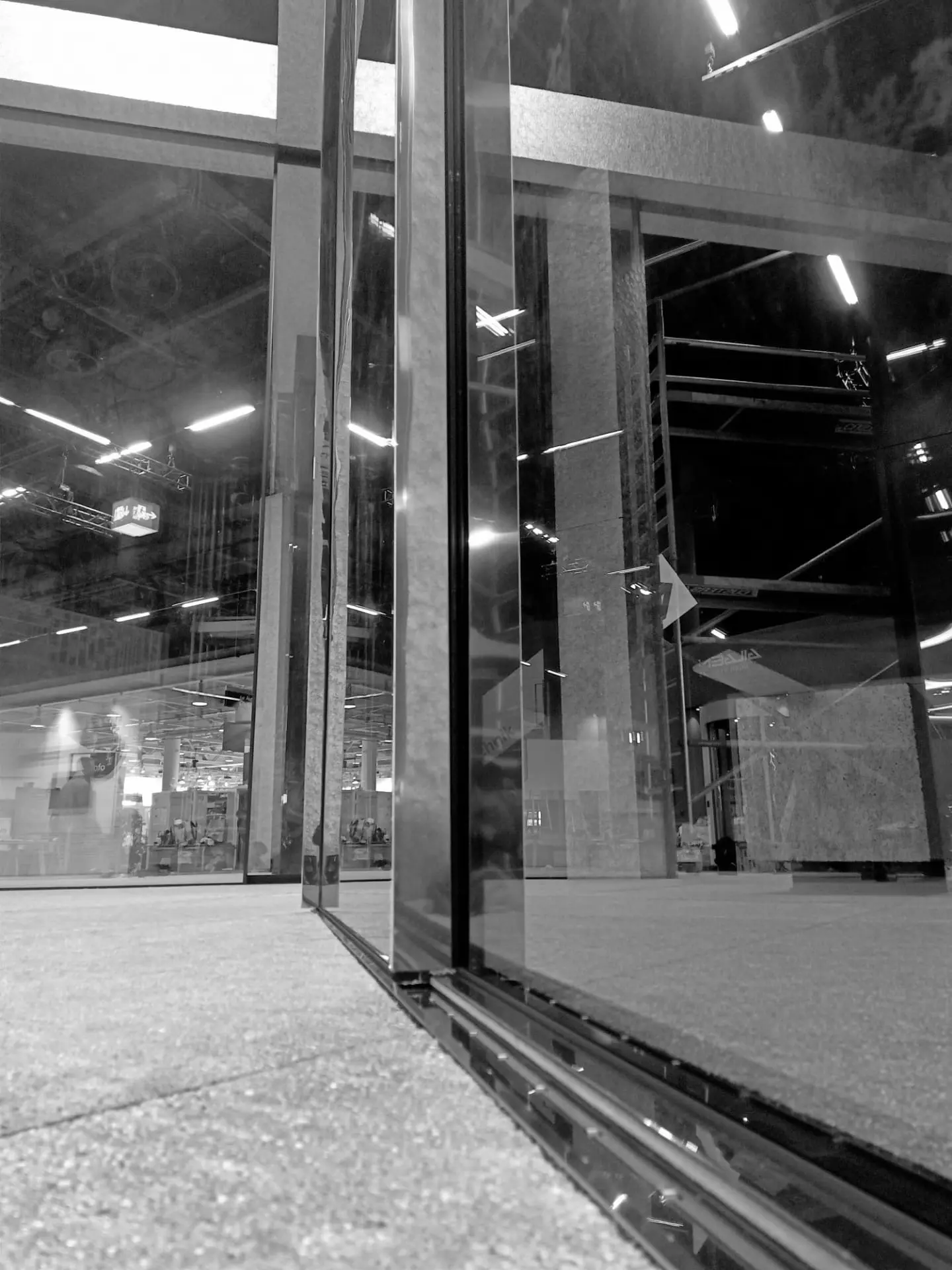 gallery-slide-0