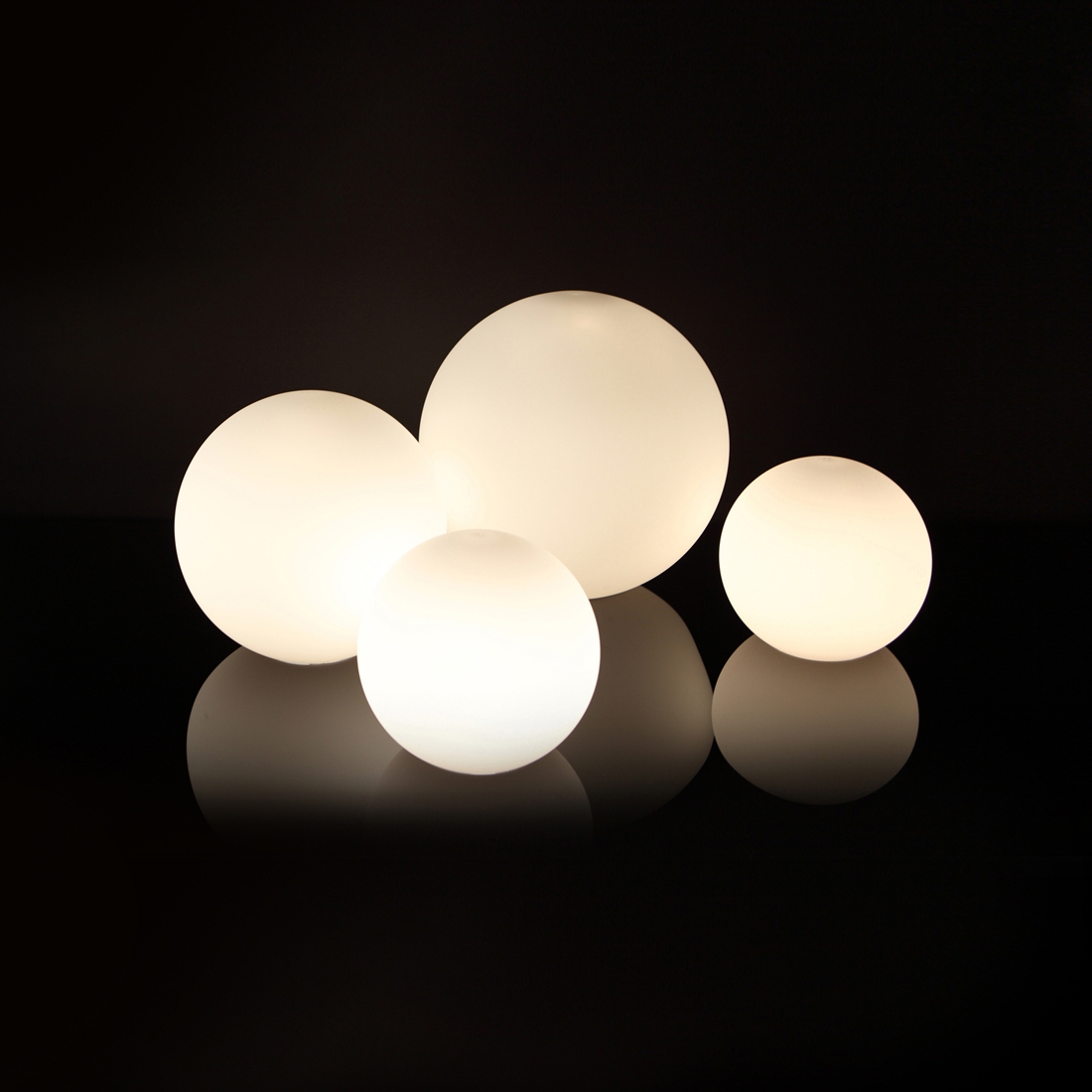 Display product Globo Base Lamp from manufacturer VISO