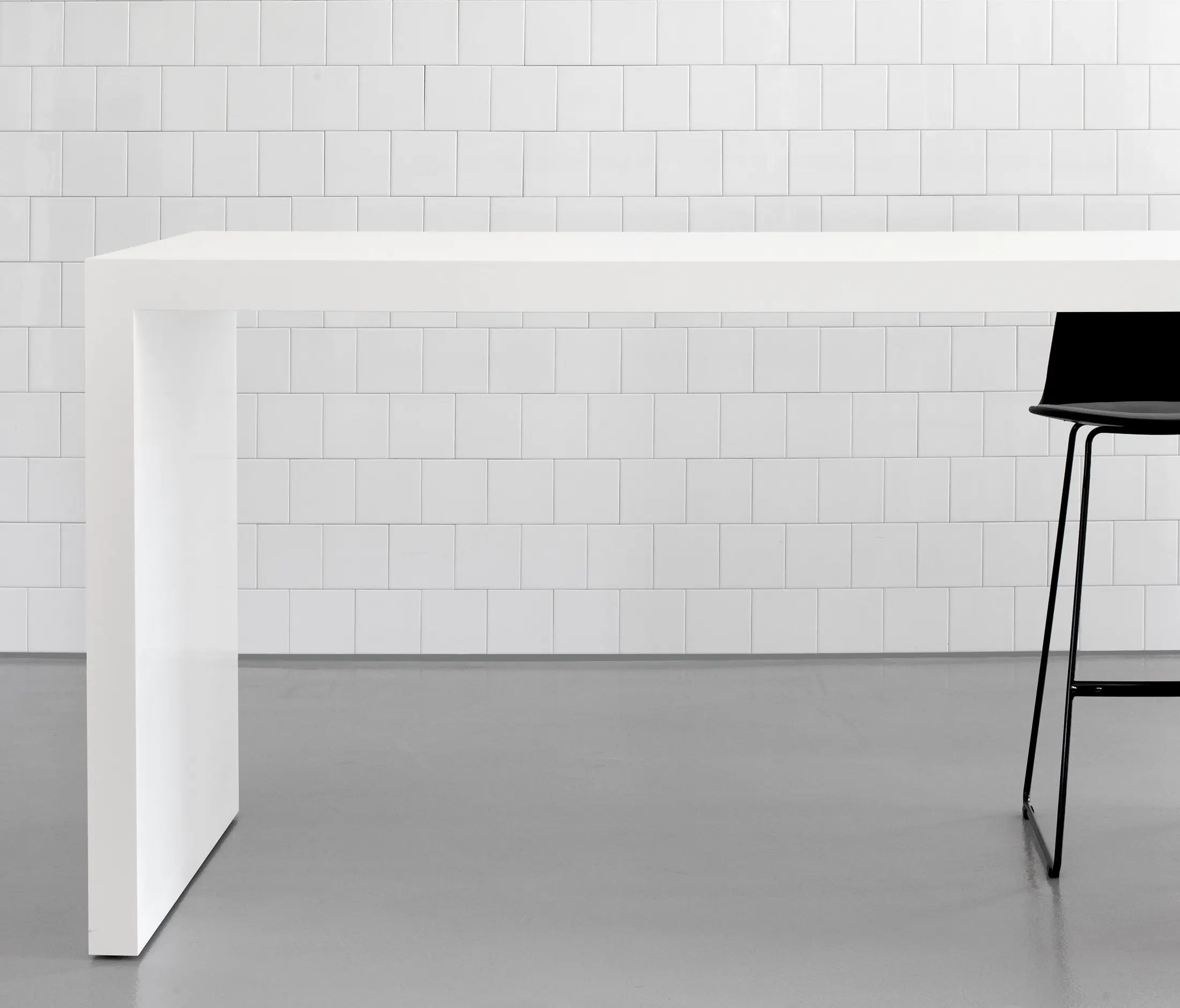 Designoffice - DO1600 Bar table