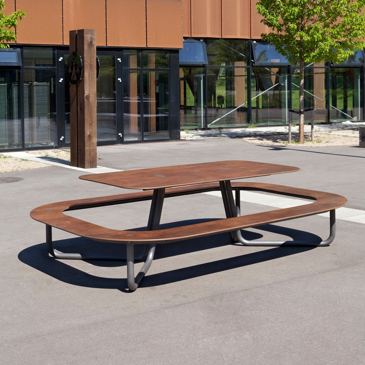 Display product Plateau-O #177 from manufacturer out-sider