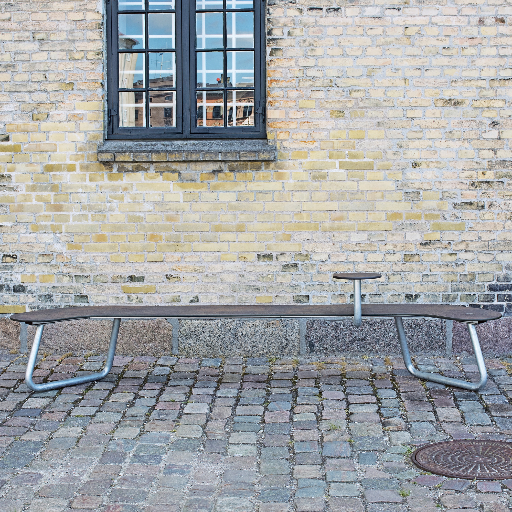 Produkt Plateau Plinth des Herstellers out-sider anzeigen