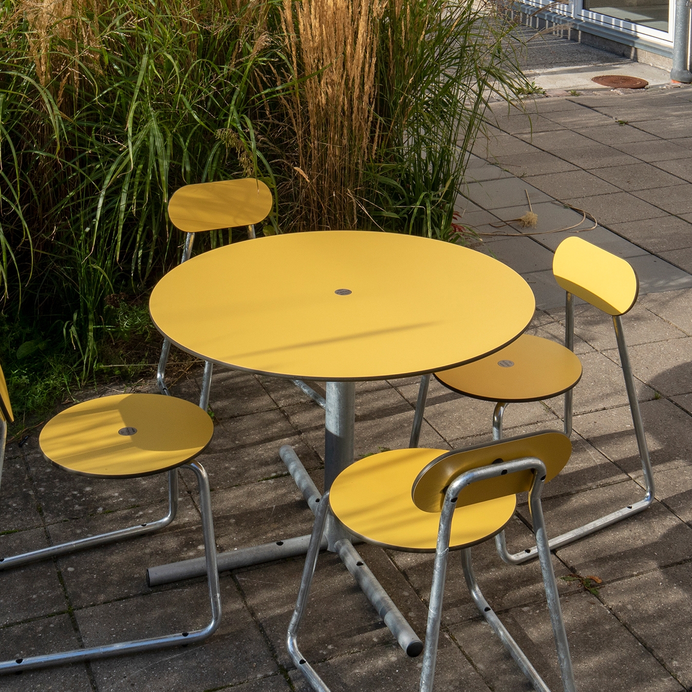 Produkt Plateau Table Round #205 des Herstellers out-sider anzeigen