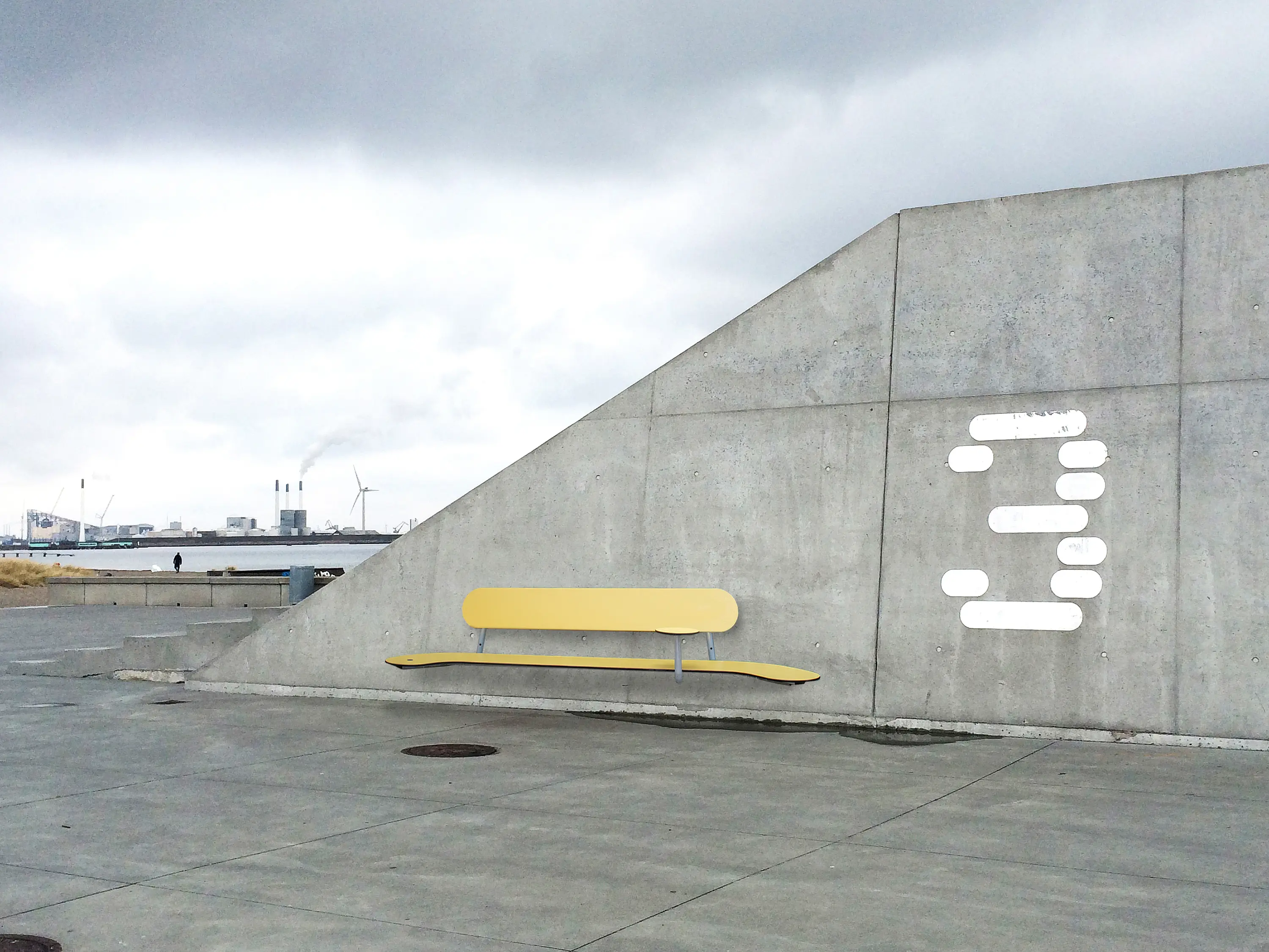 out-sider - Plateau Wall Bench