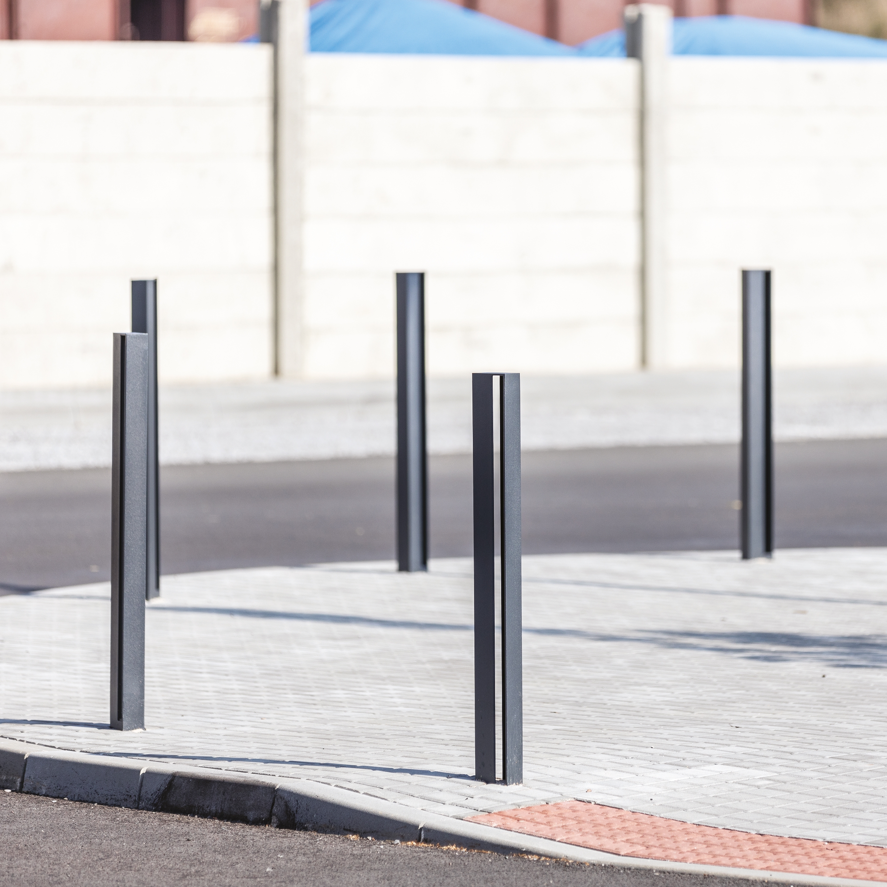 SPERRPFOSTEN
