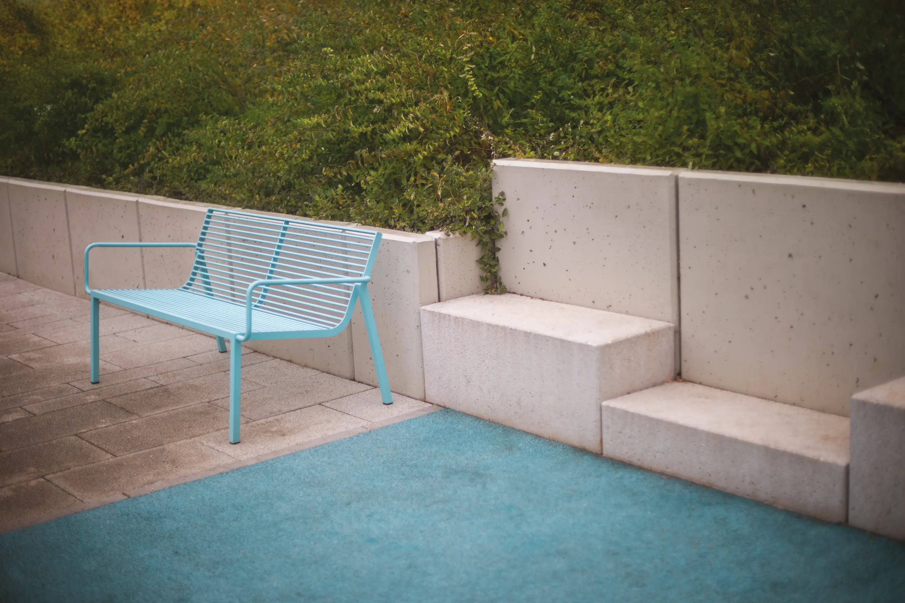 mmcité - stack | Sessel mit Rückenlehne und Armlehnen