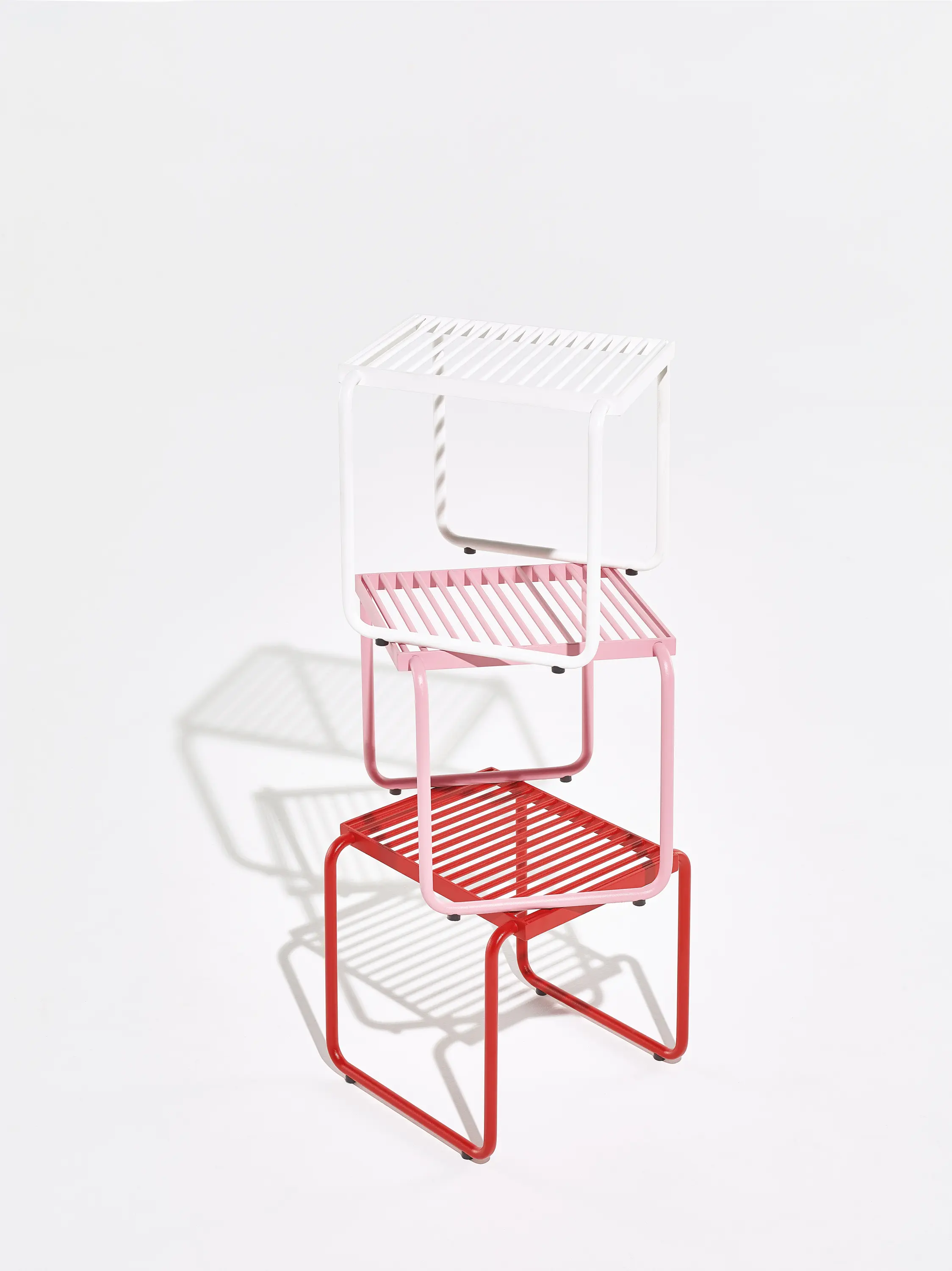 mmcité - stack | Sessel mit Rückenlehne und Armlehnen