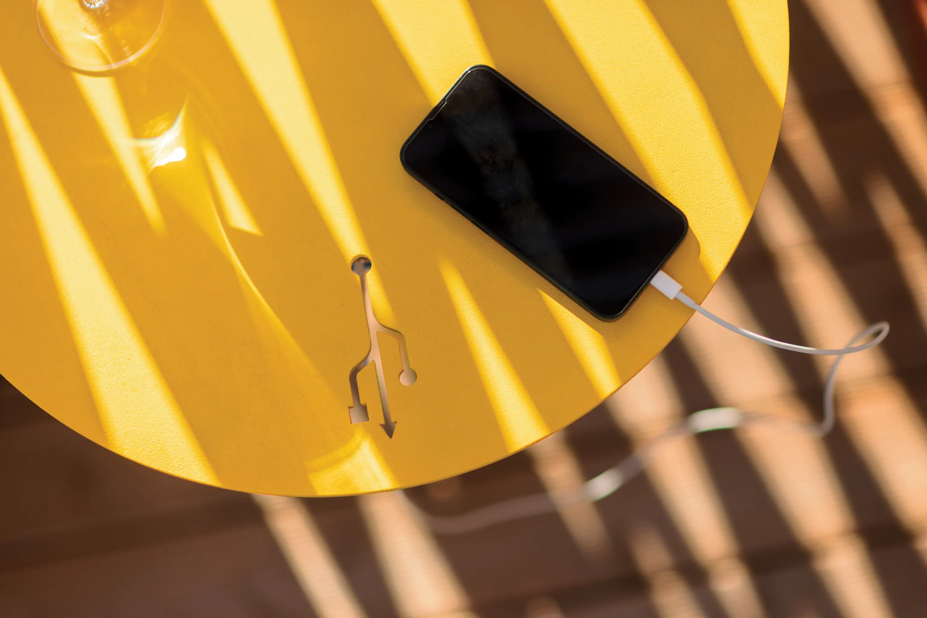 mmcité - cuby | pérgola exterior