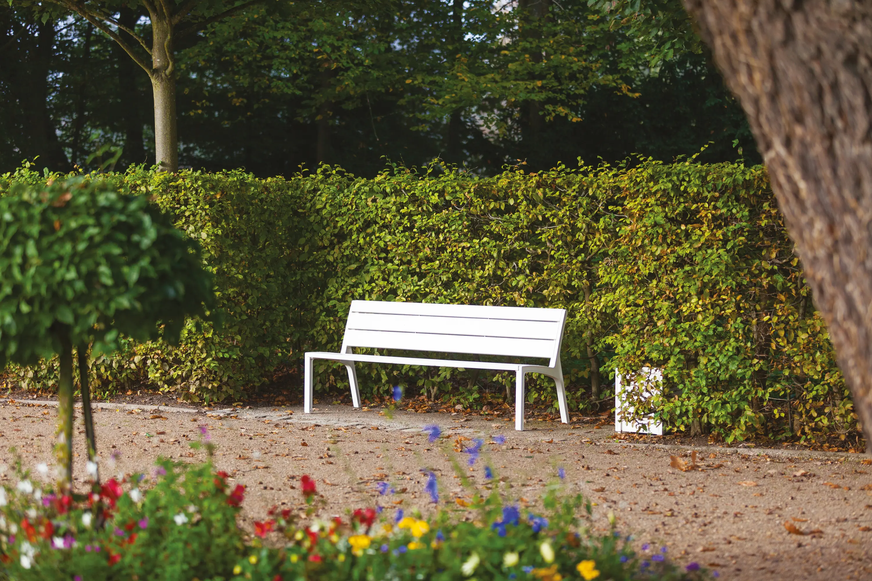mmcité - miela | Park bench with backrest