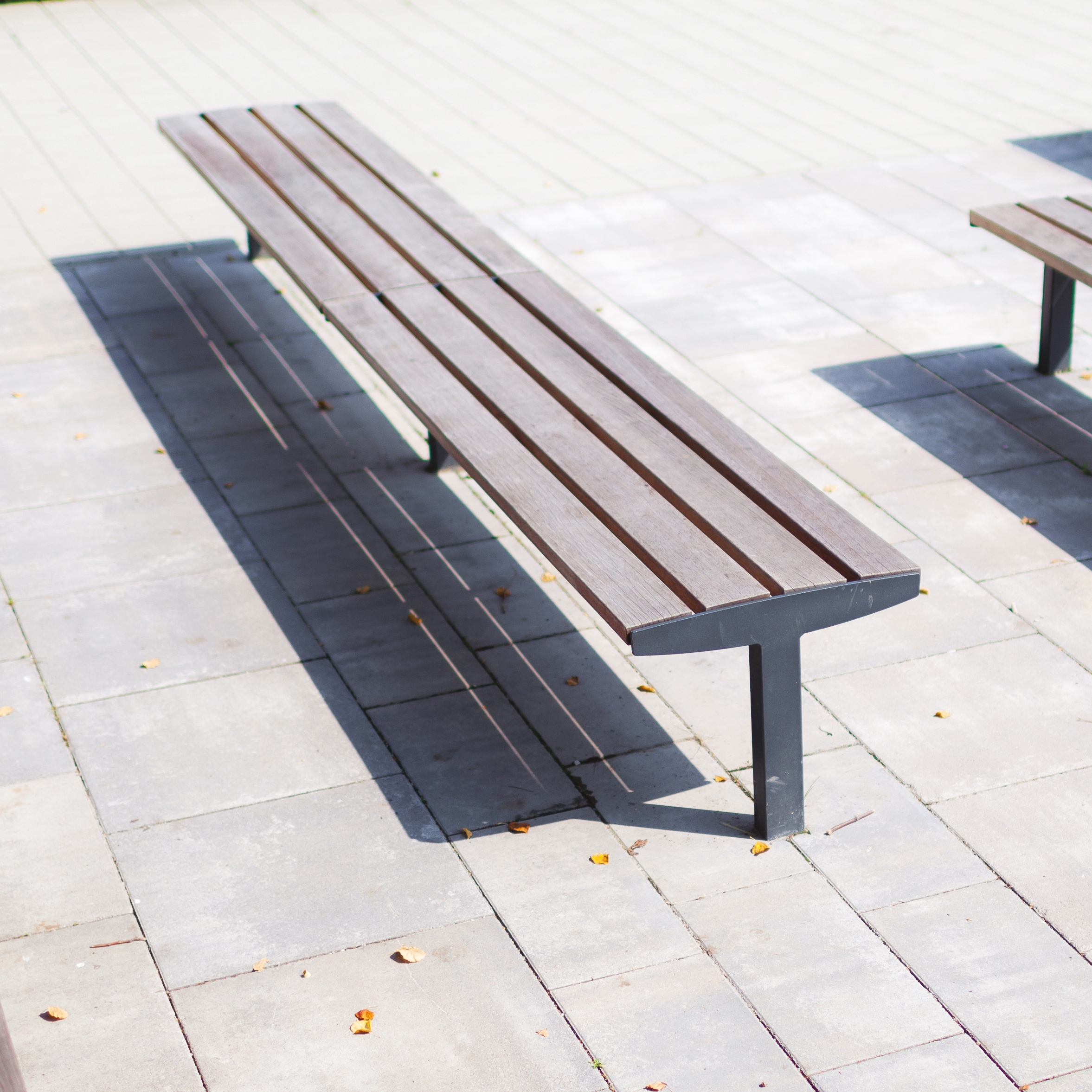 Display product vera solo | Park bench on a central leg from manufacturer mmcité