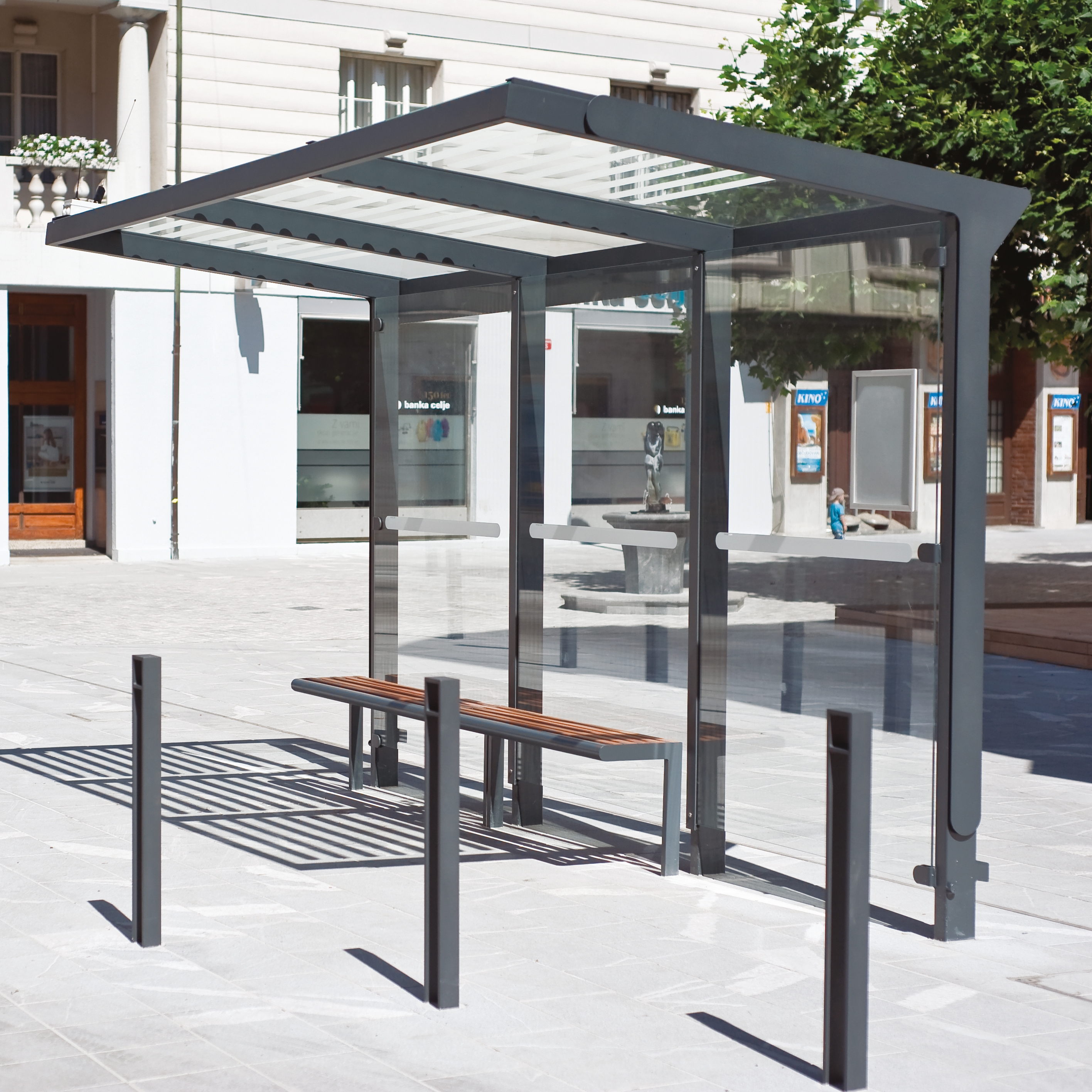 Display product aureo | Bus stop shelter from manufacturer mmcité