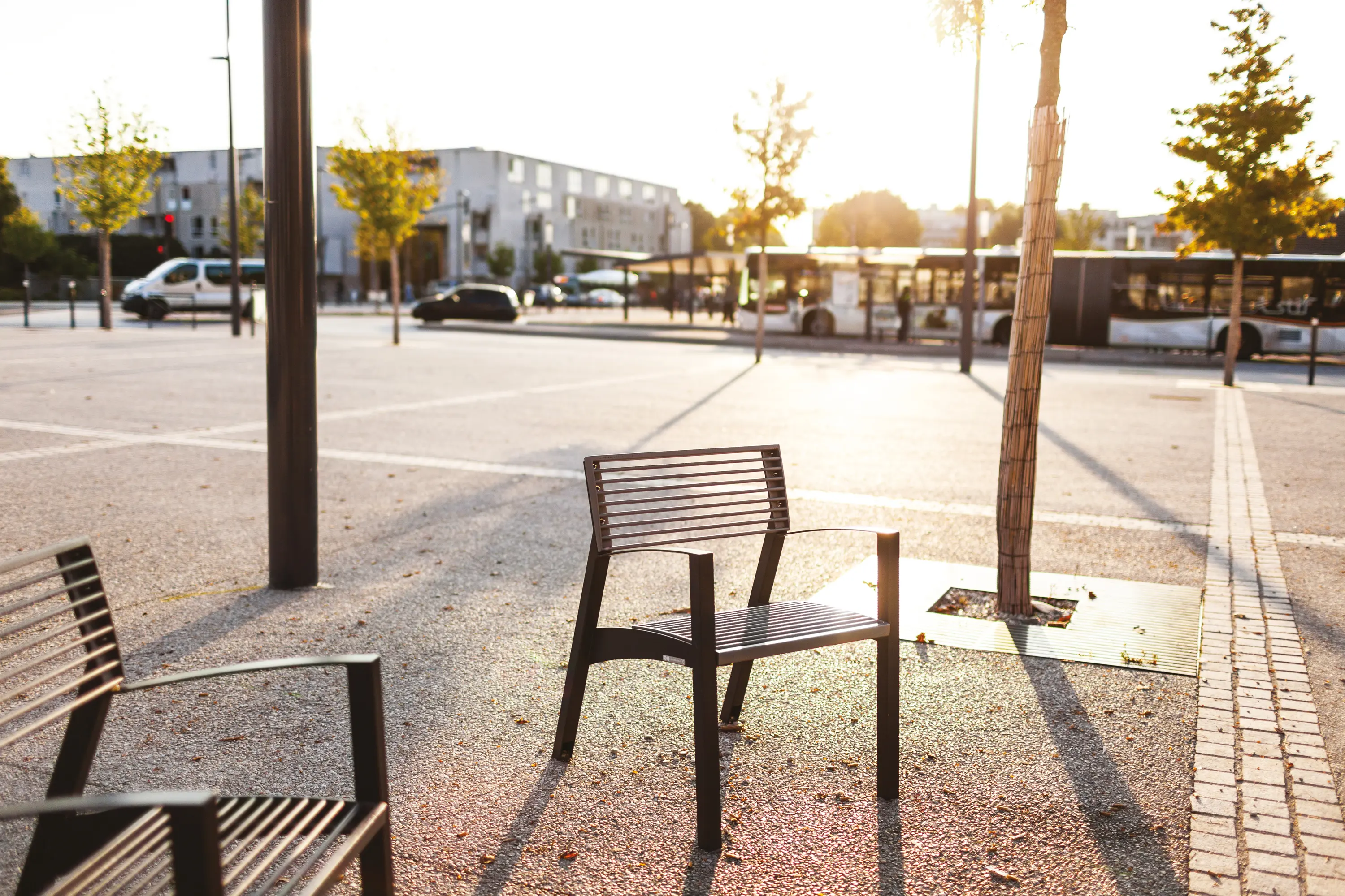mmcité - vera | Park bench with backrest and armrests