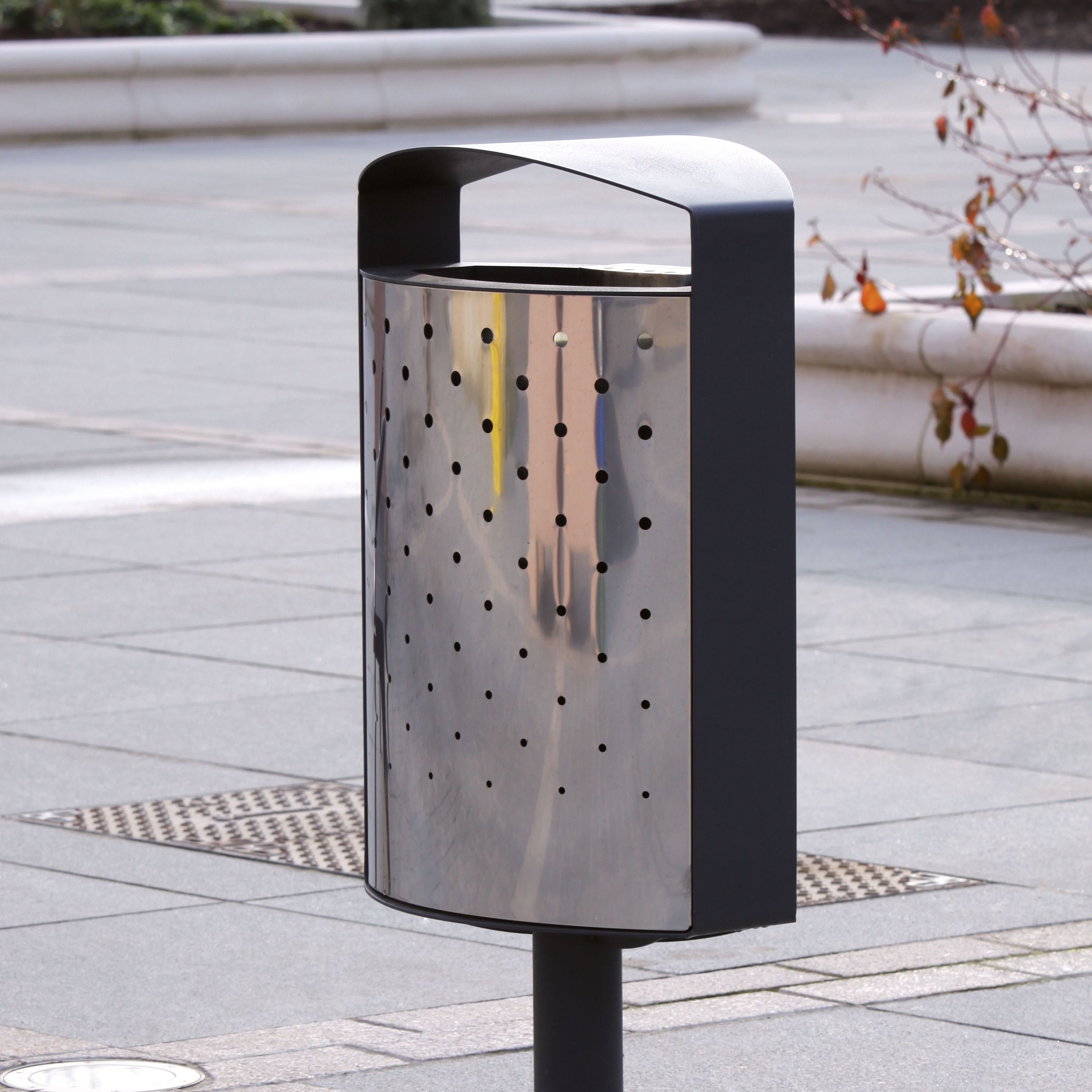 Display product lena | Litter bin with cover from manufacturer mmcité