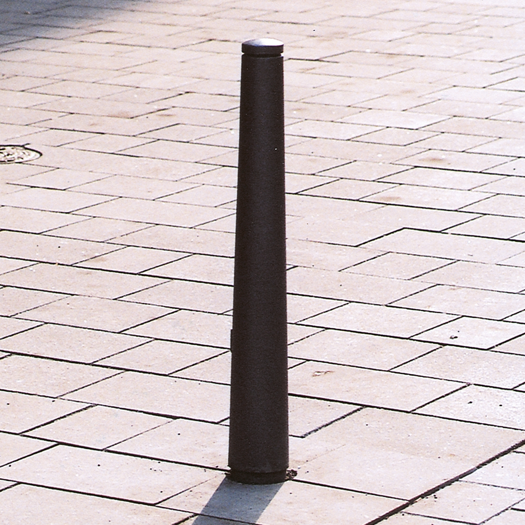 isac | Bollard