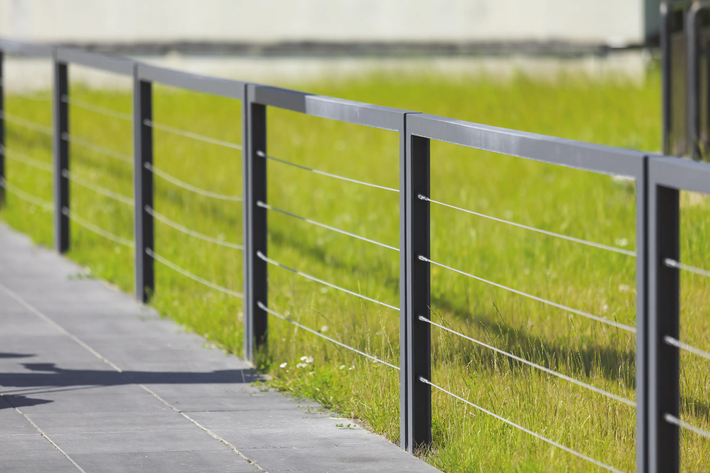 mmcité - lotlimit | Railing with wires