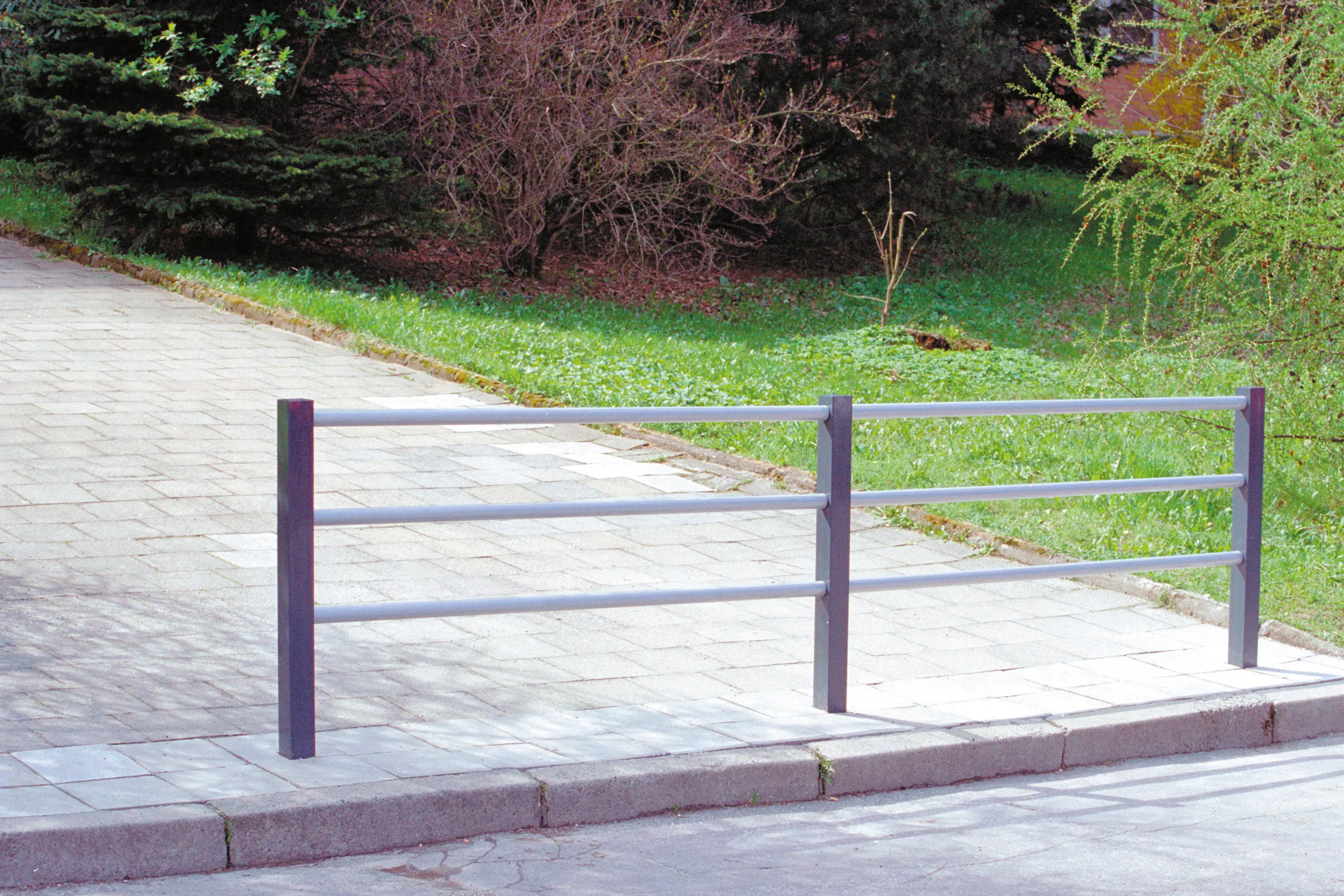 mmcité - lotlimit | Railing with tubes