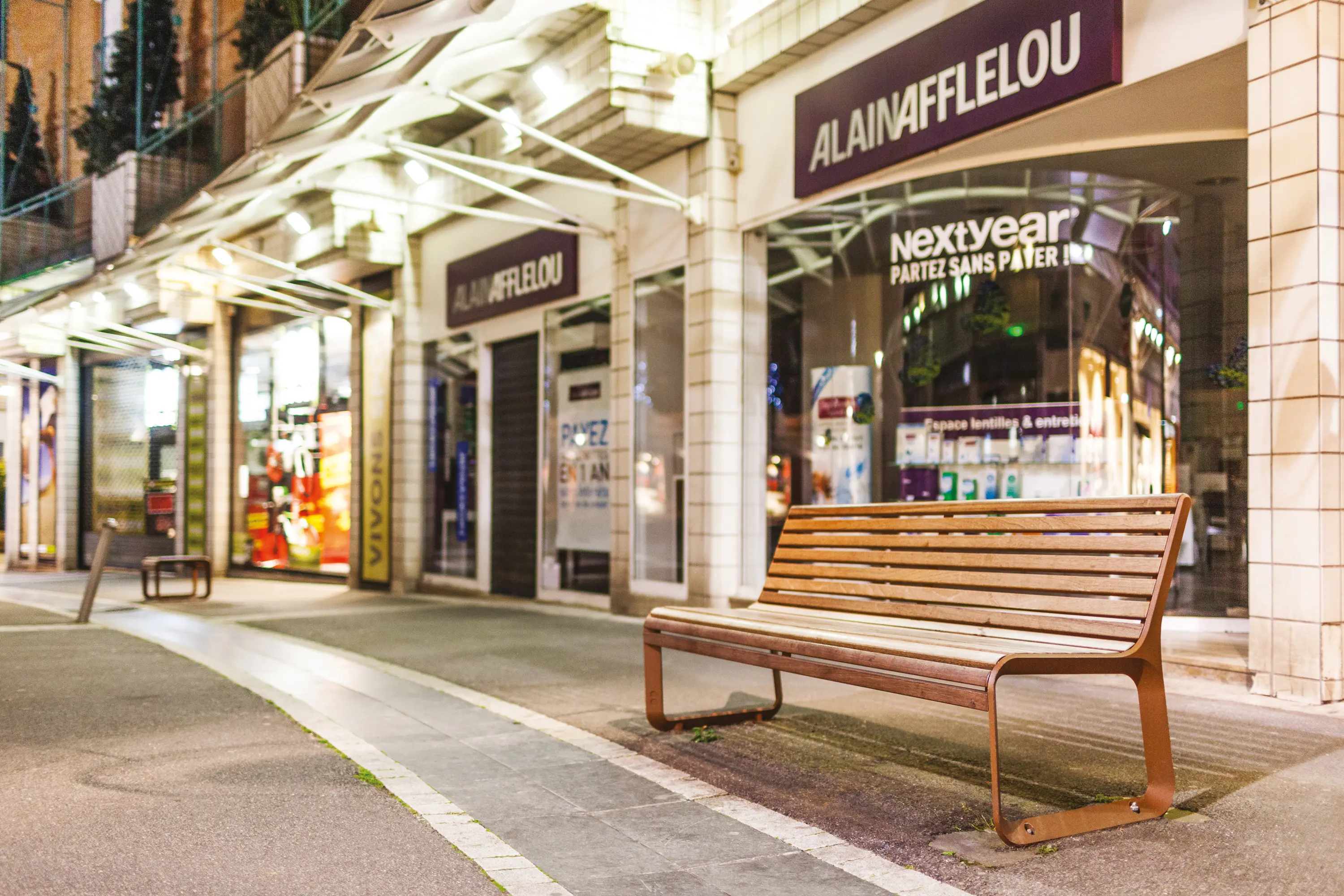 mmcité - portiqoa | Park bench with backrest