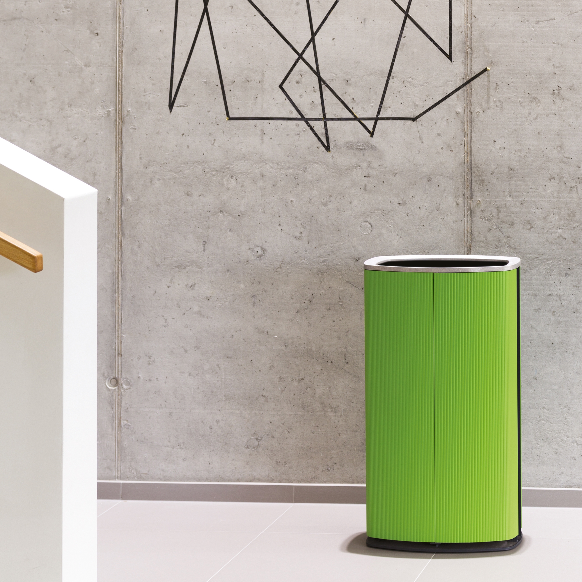 minium | Litter bin with aluminum sheating