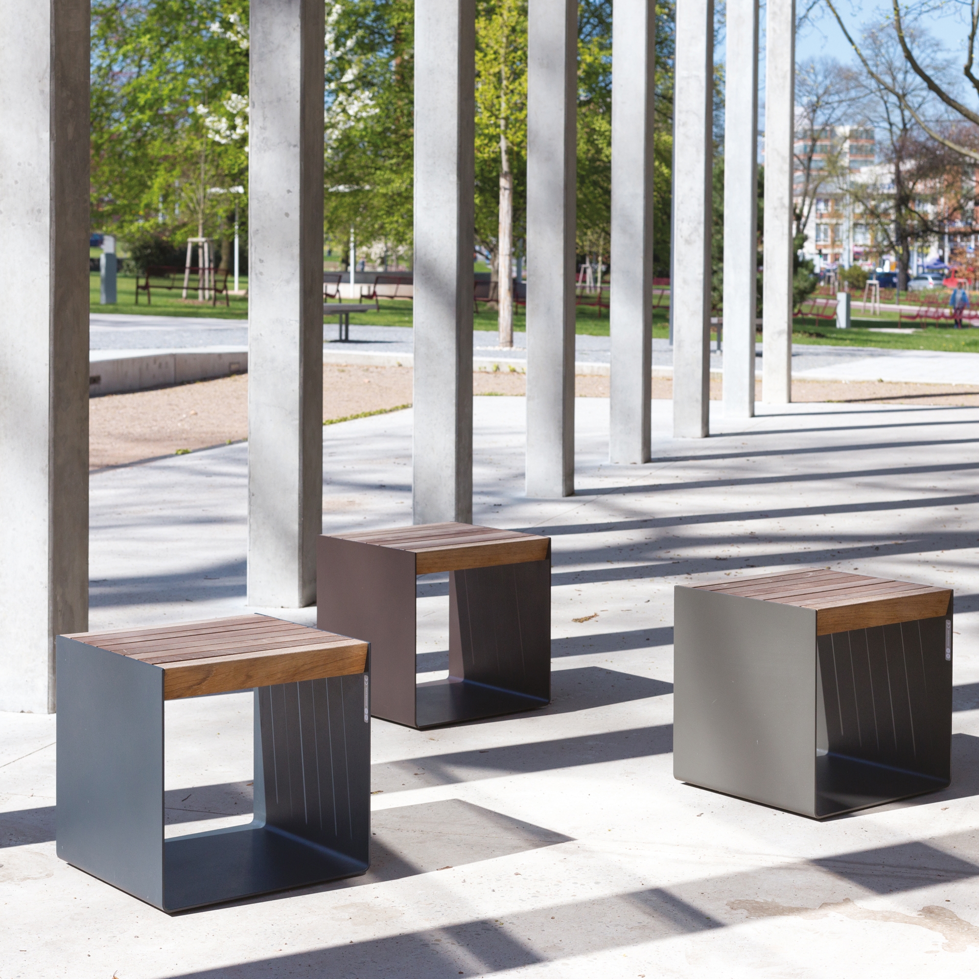 radium | Stool