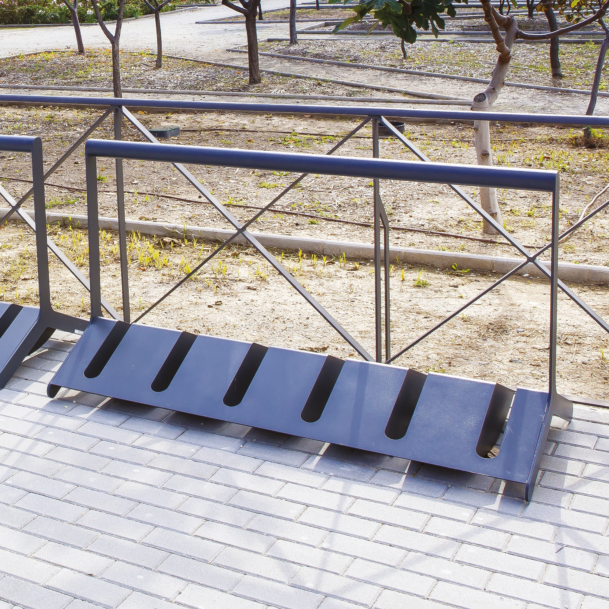 Display product velo | Two-sided bicycle stand with bar from manufacturer mmcité