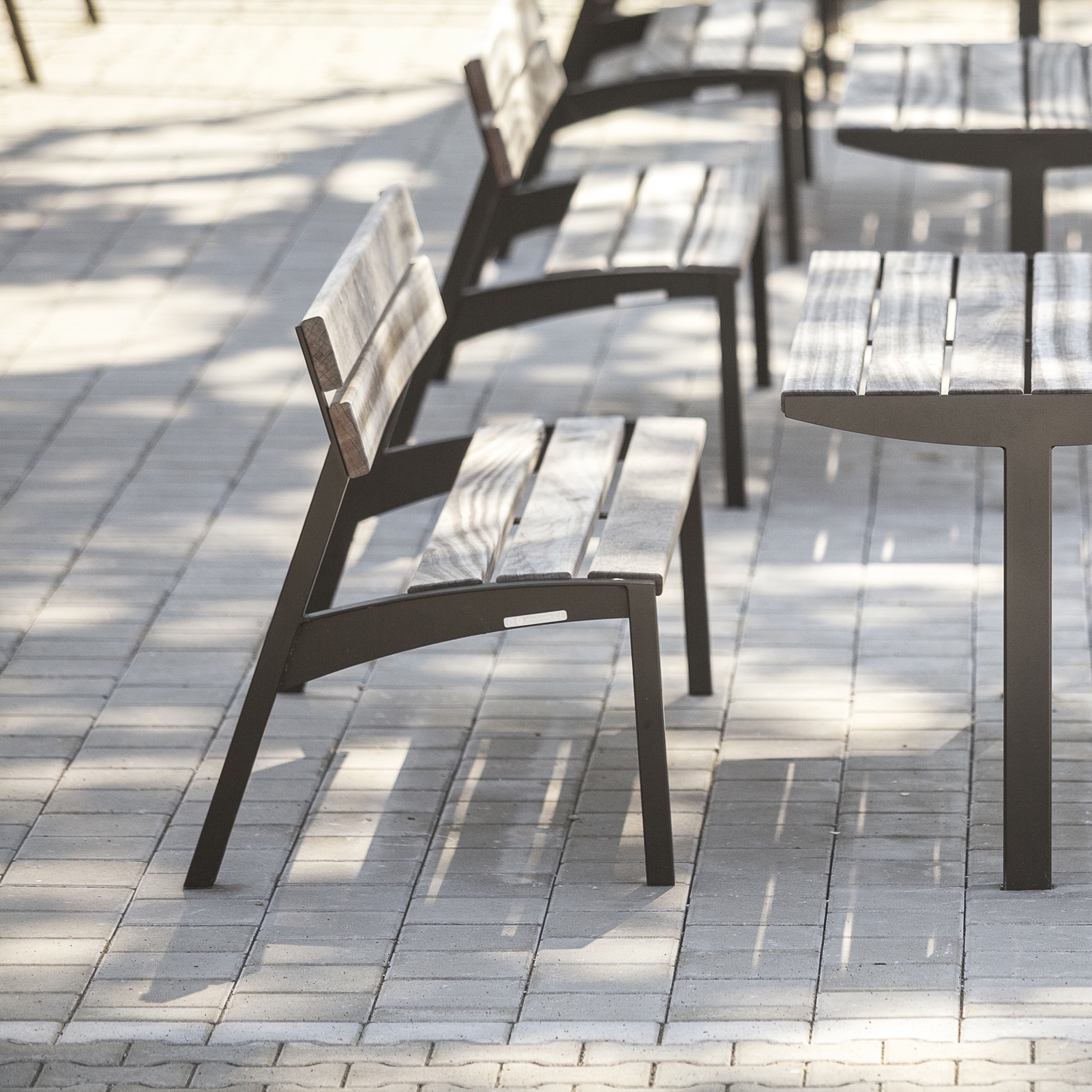 Produkt vera | Bench with backrest des Herstellers mmcité anzeigen