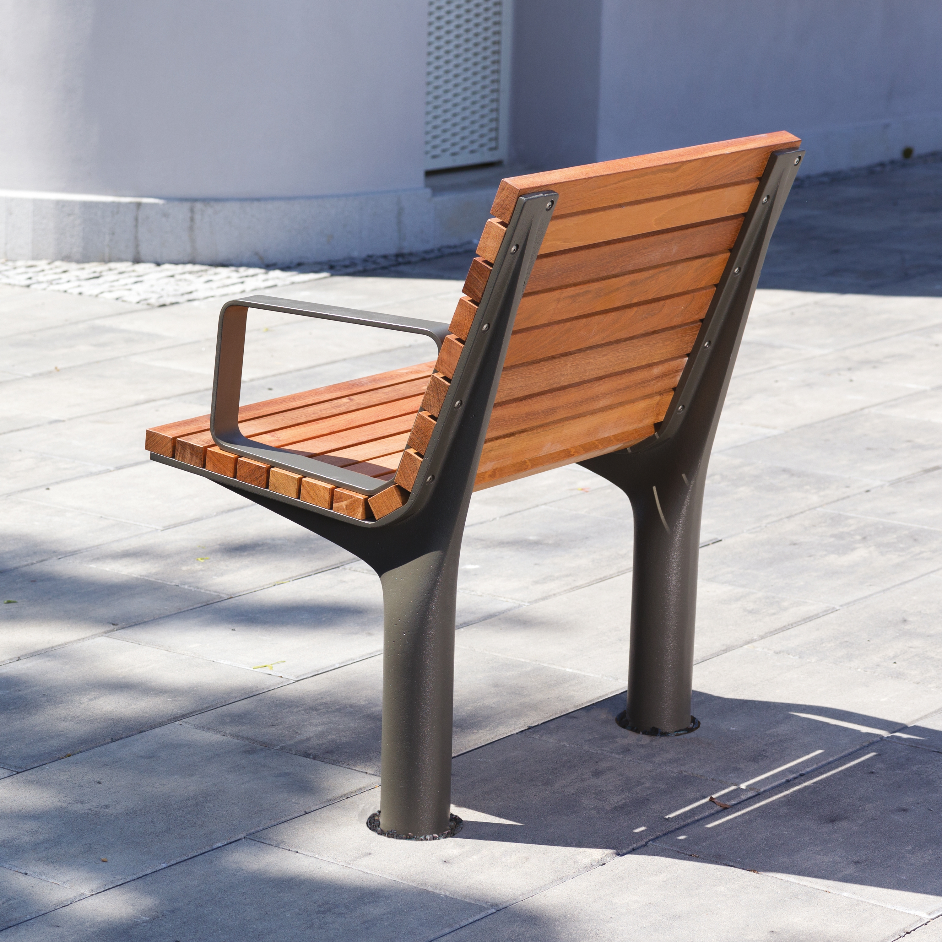 Display product vltau | Park bench with backrest and armrests from manufacturer mmcité