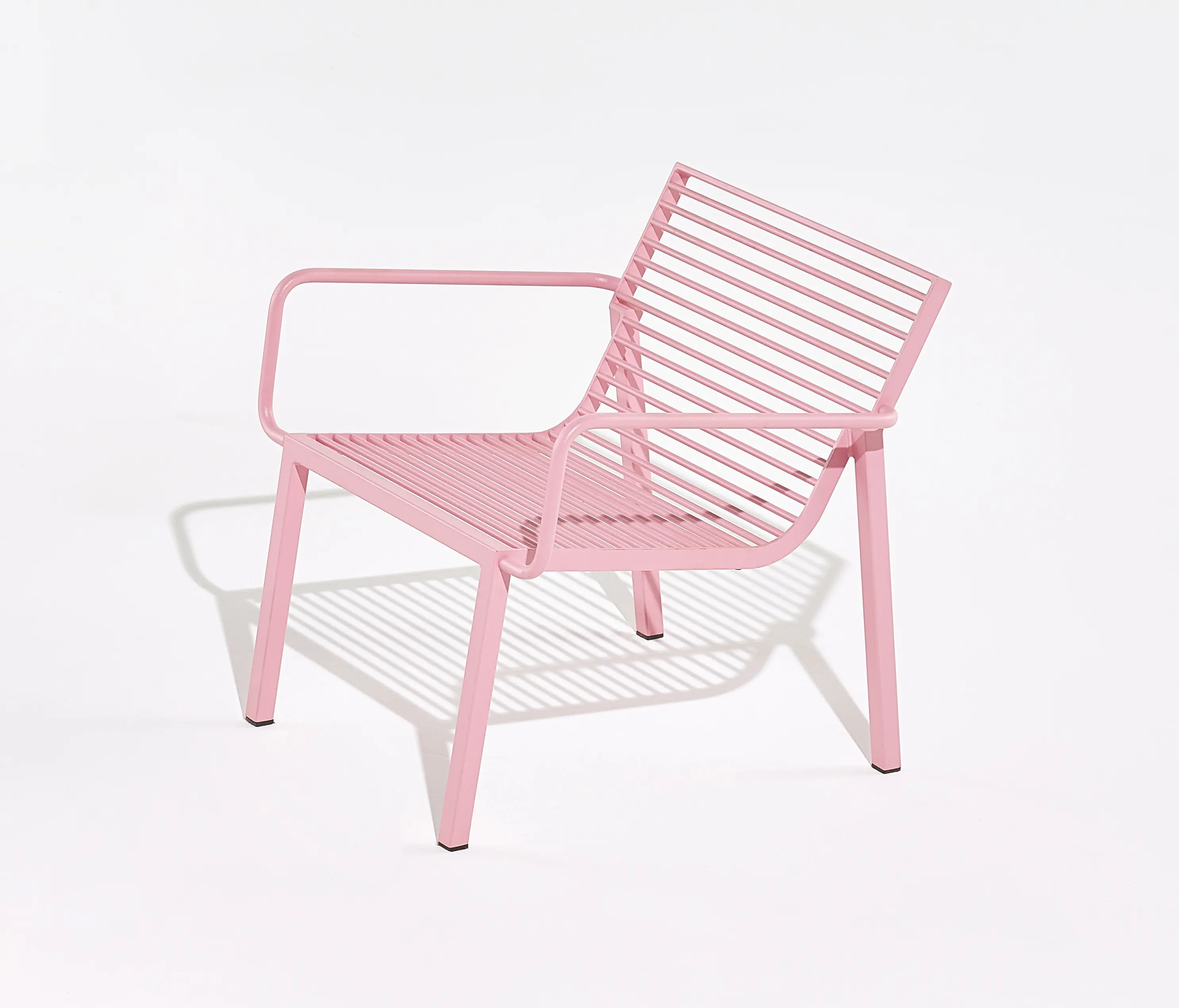 mmcité - stack | Sessel mit Rückenlehne und Armlehnen