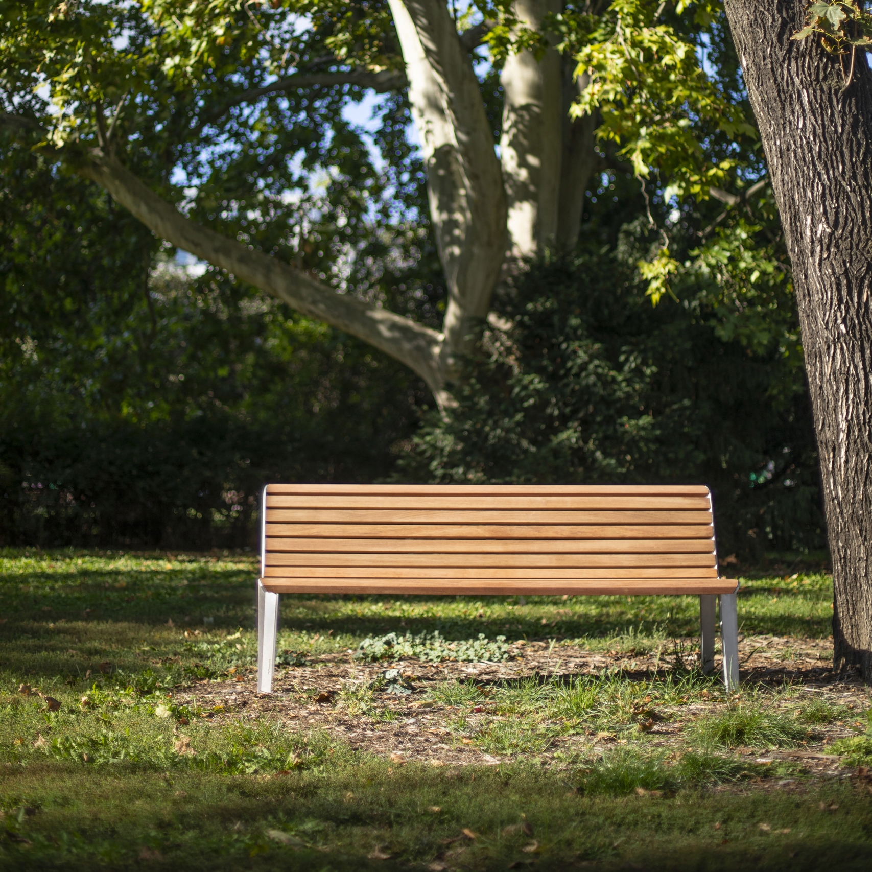 Display product emau | park bench with backrest from manufacturer mmcité