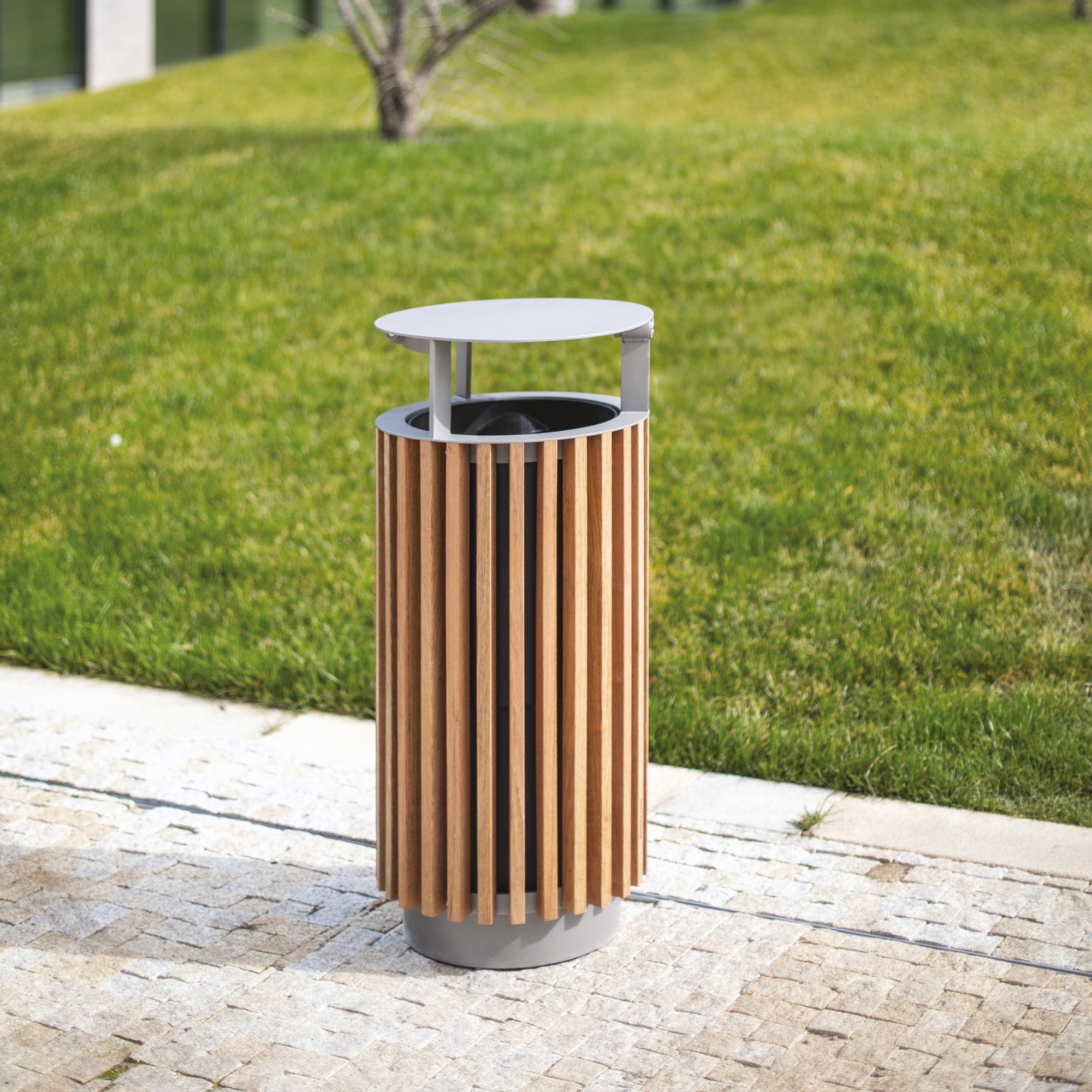 Display product quinbin | litter bin with rain cover from manufacturer mmcité
