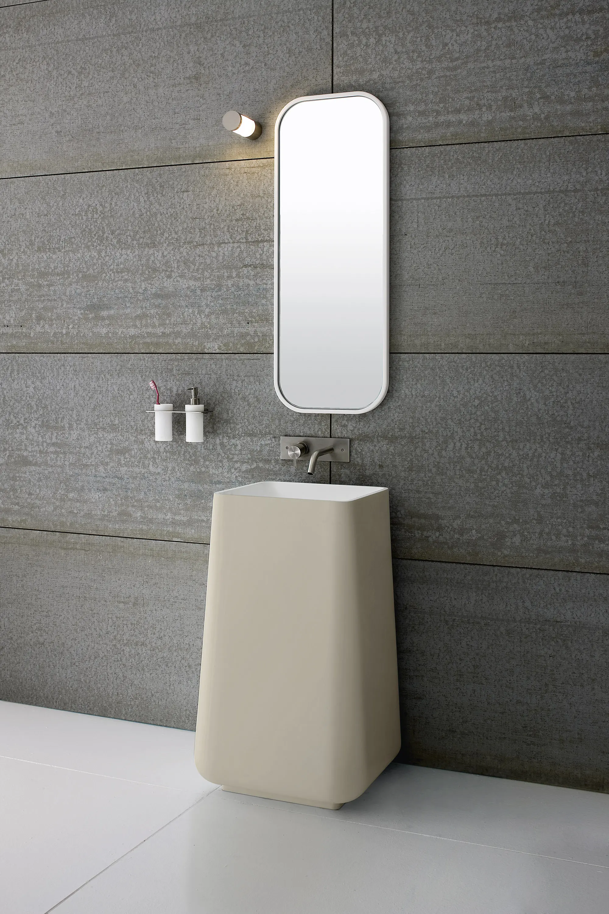 Rexa Design - Shelf with glass and dispenser