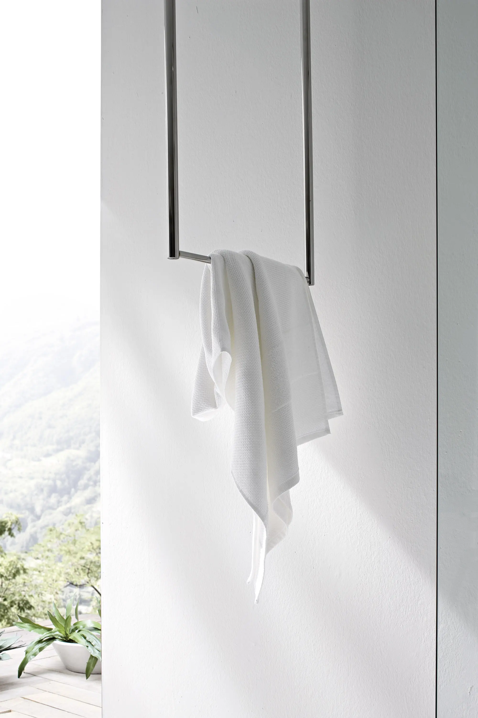 Rexa Design - Ceiling towel rail