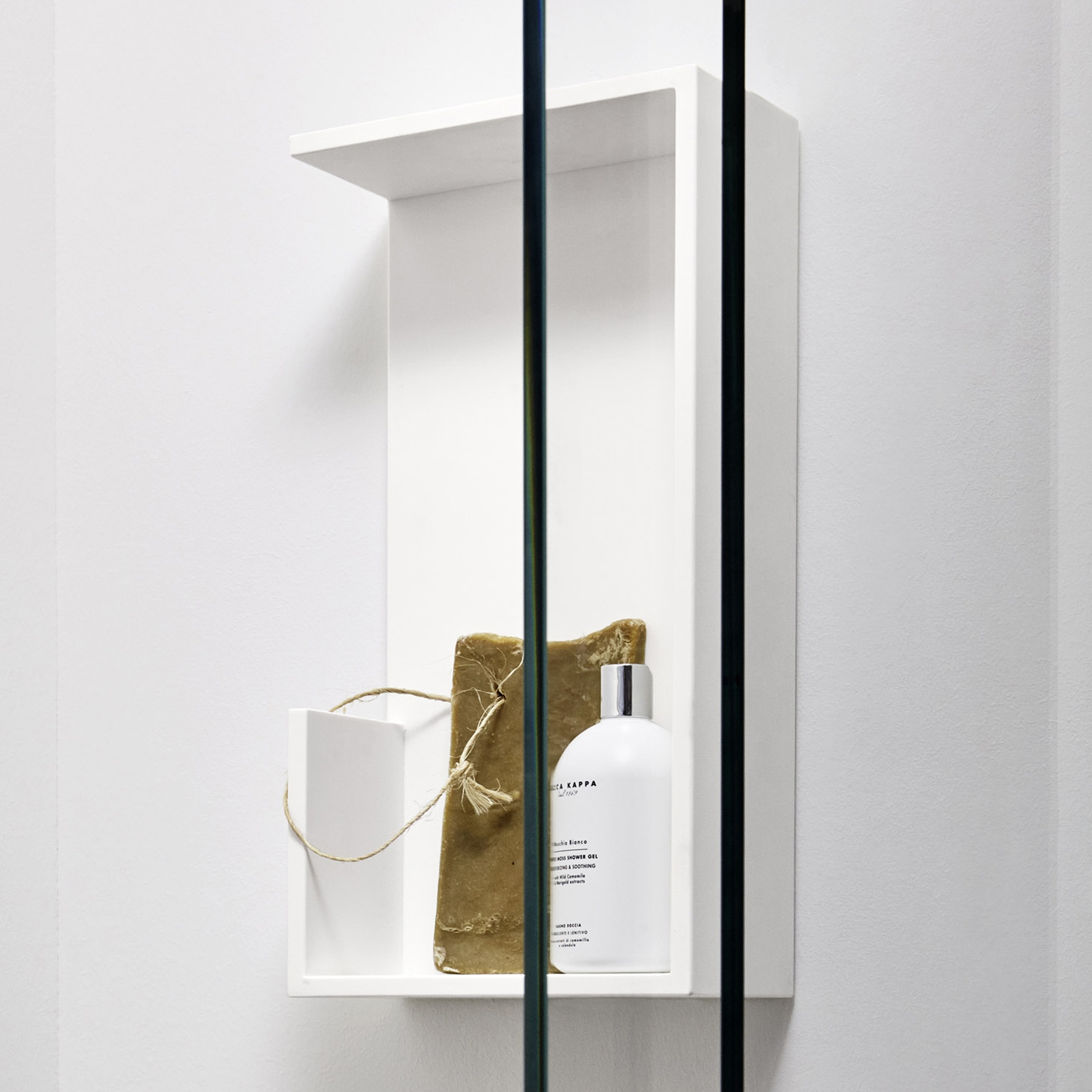 Produkt Unico Hängeschranke aus Corian des Herstellers Rexa Design anzeigen