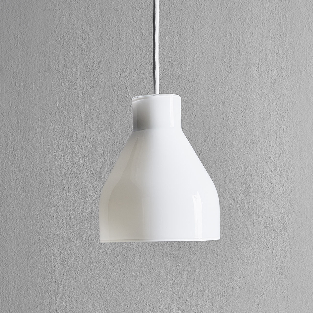 Display product Arm.2 pendant light in white glass from manufacturer Rexa Design