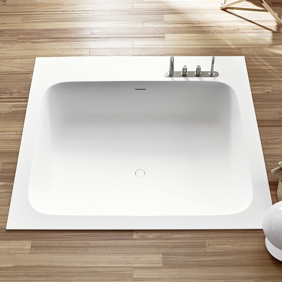 Display product R1 maxi bathtub from manufacturer Rexa Design