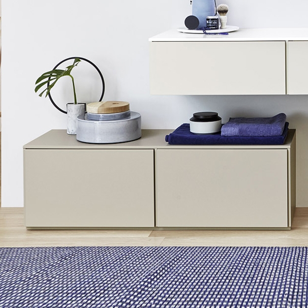 Display product R1 from manufacturer Rexa Design