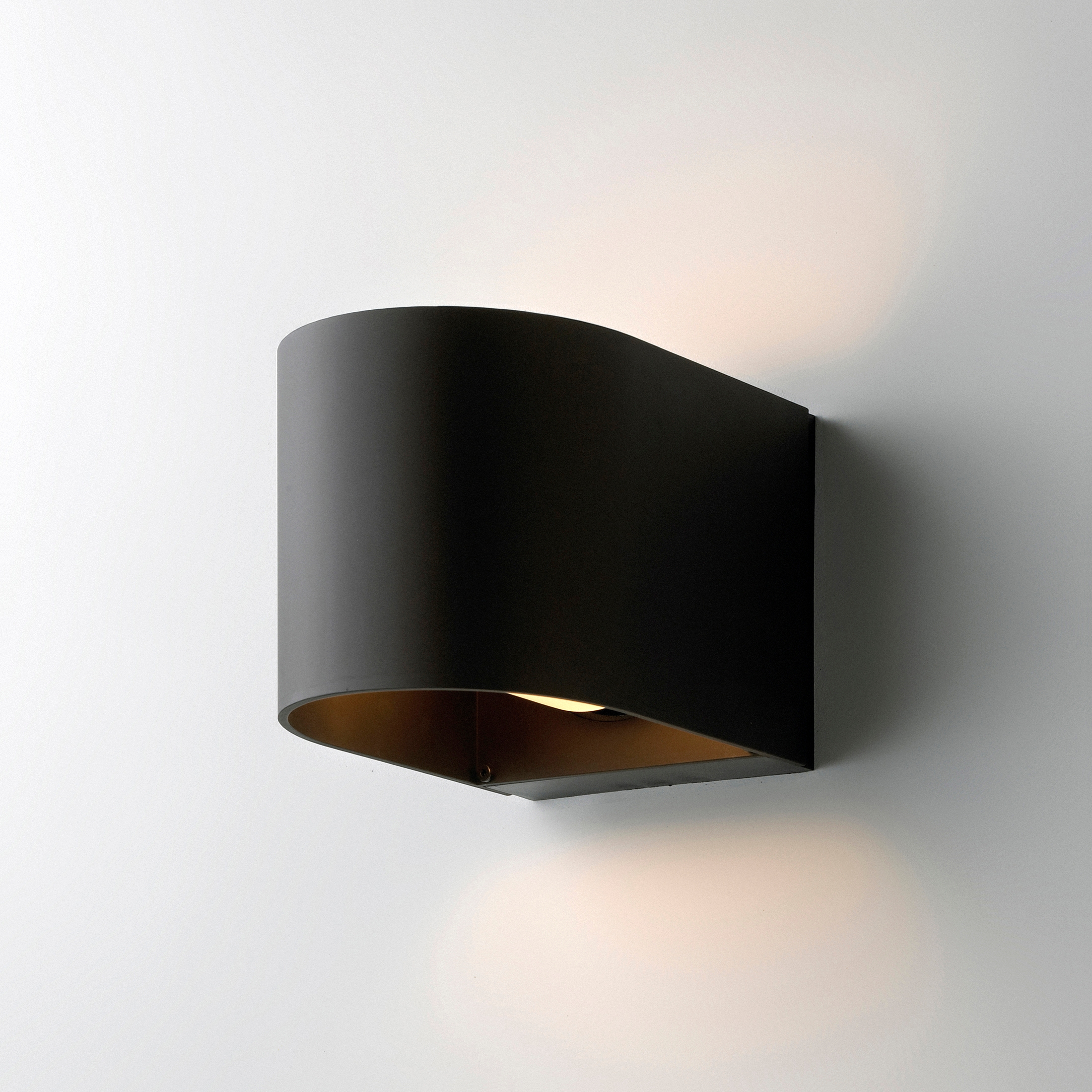 Produkt Light U Bronze des Herstellers Embacco Lighting anzeigen