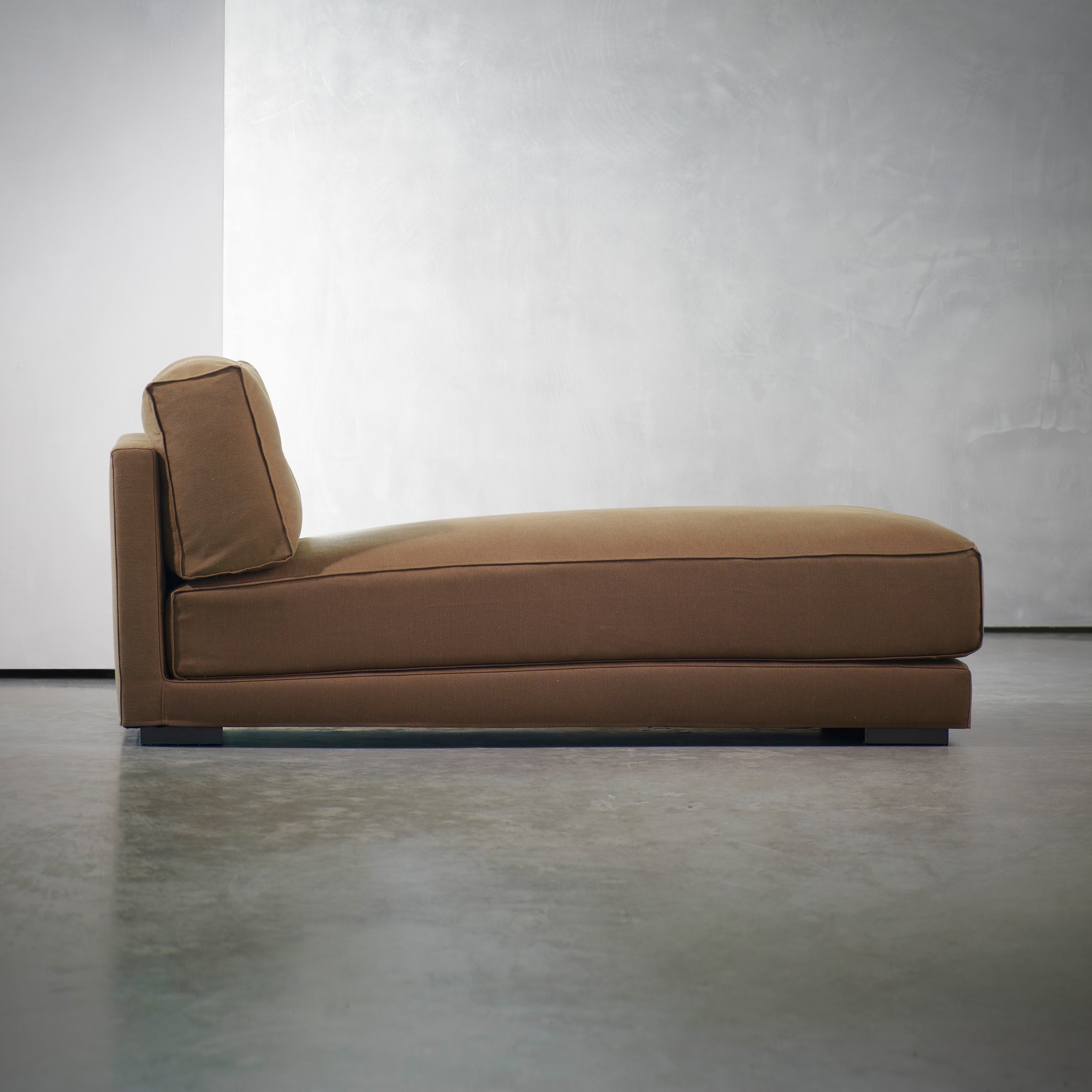 Display product DIEKE Longchair from manufacturer Piet Boon