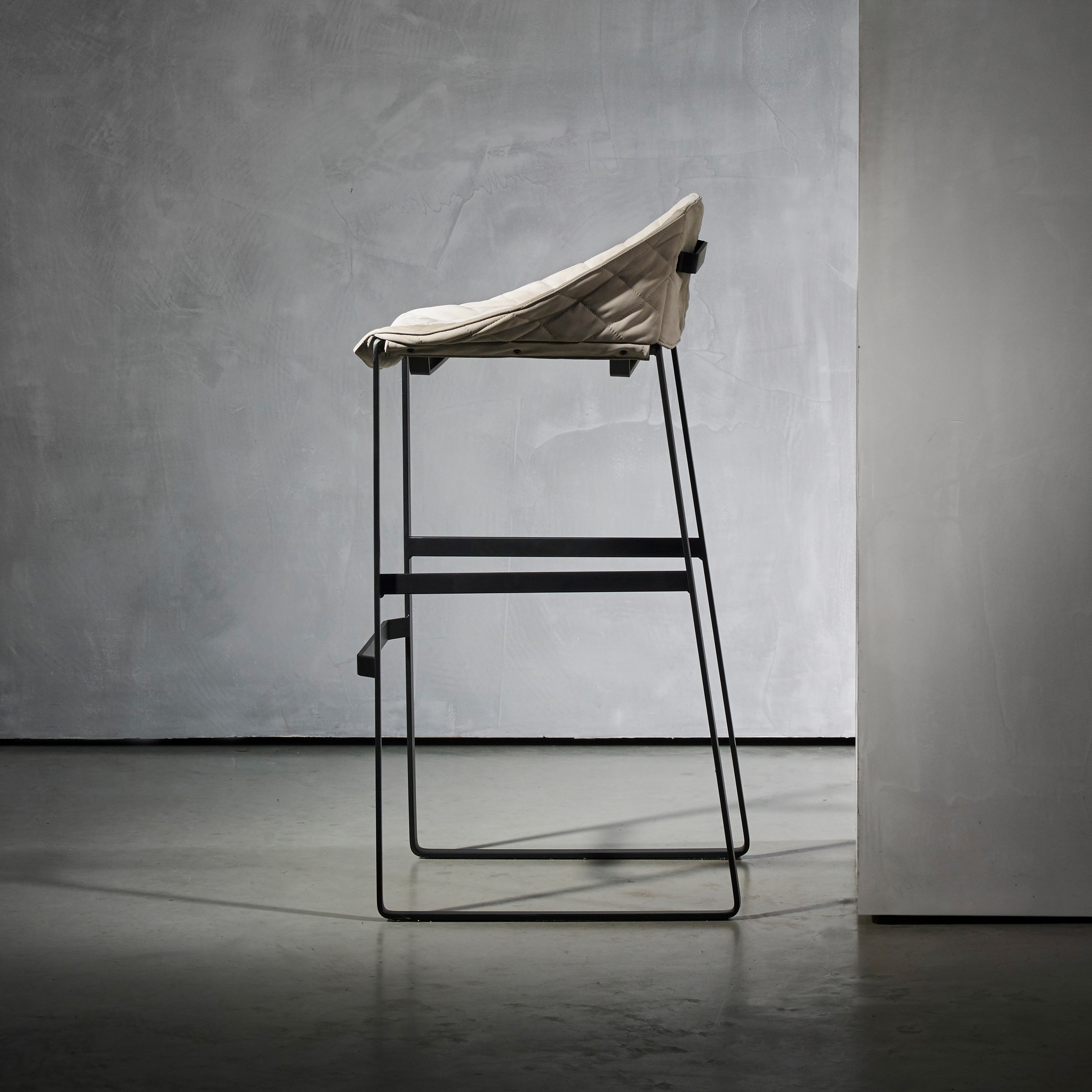 Display product KEKKE Stool from manufacturer Piet Boon