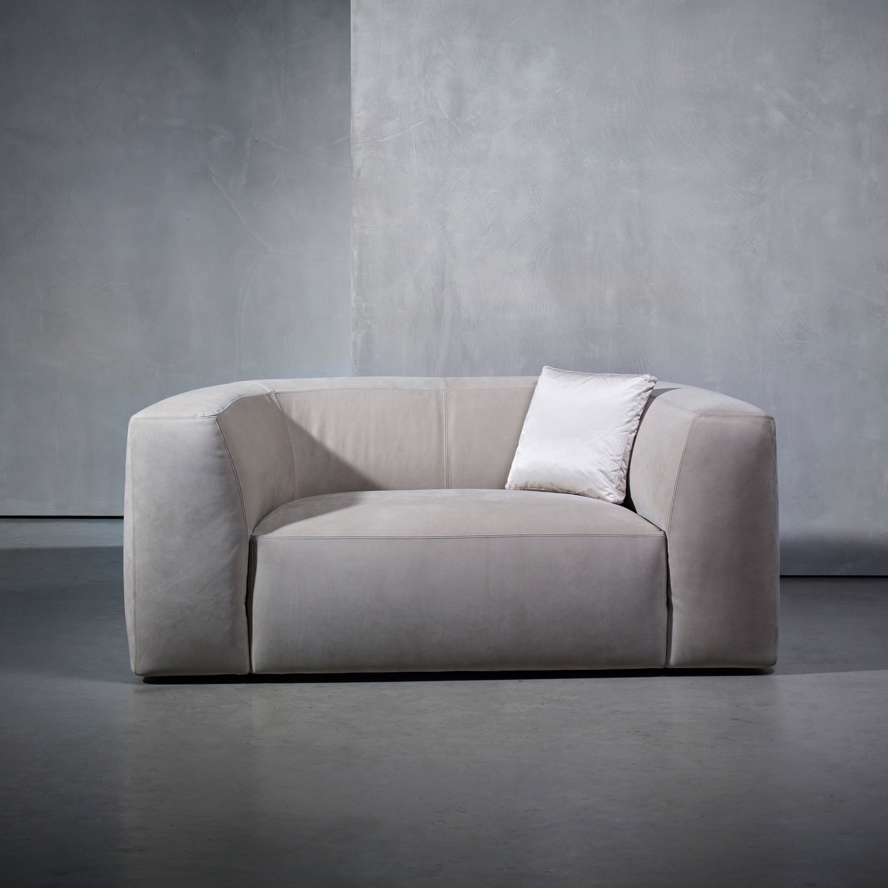 Mostra il prodotto BO Loveseat del produttore Piet Boon