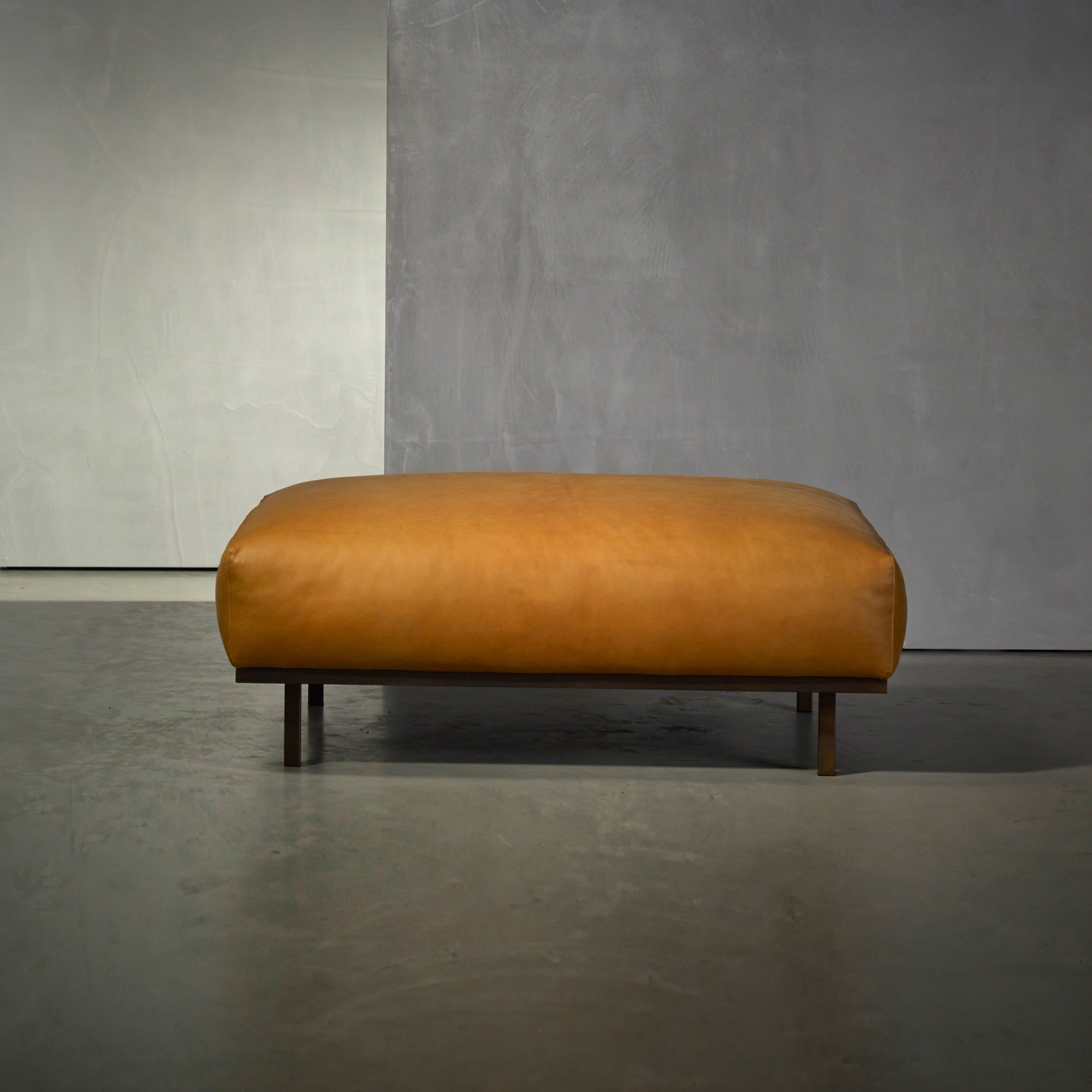 Vertoon produk DON Pouf van vervaardiger Piet Boon