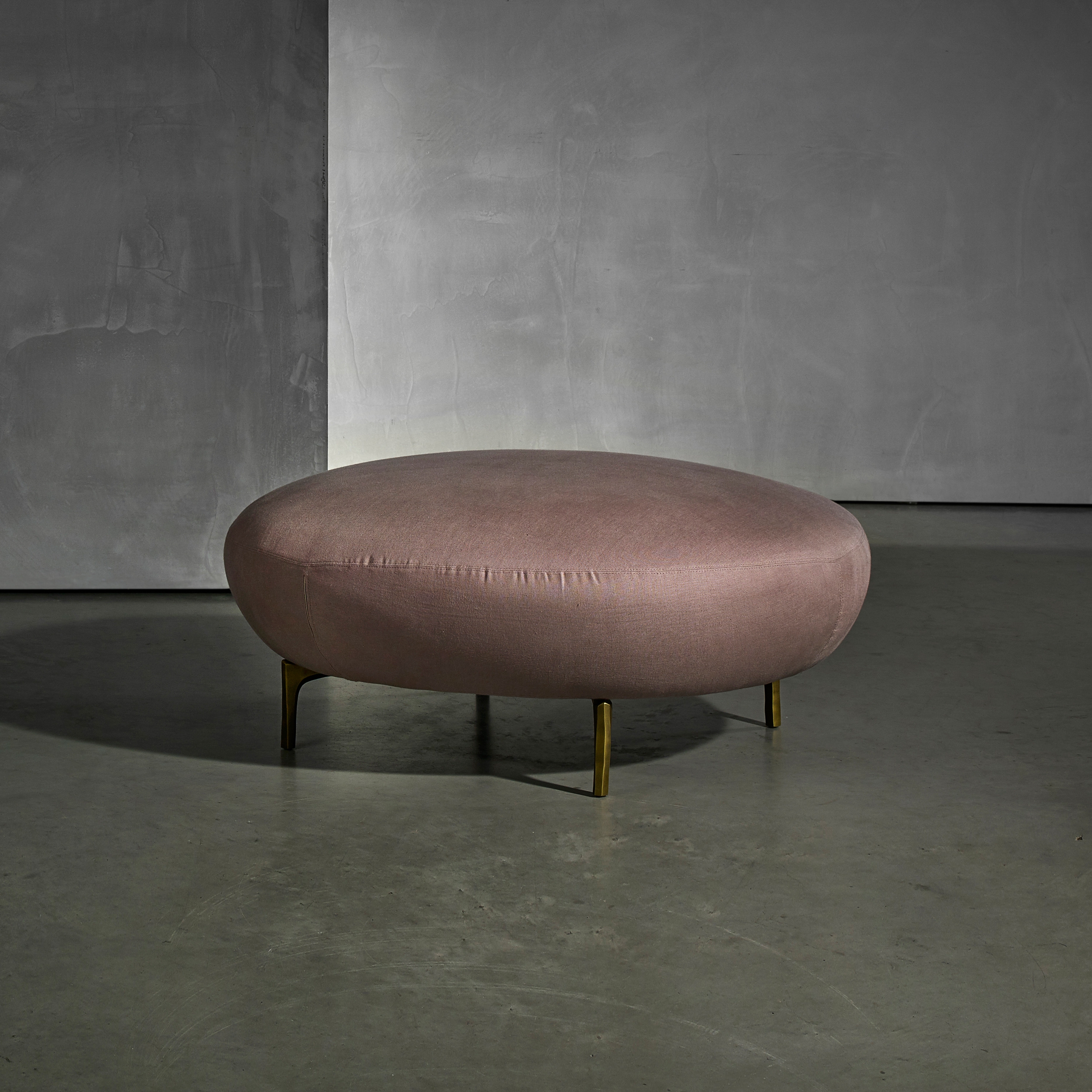 Display product ELLA Pouf from manufacturer Piet Boon