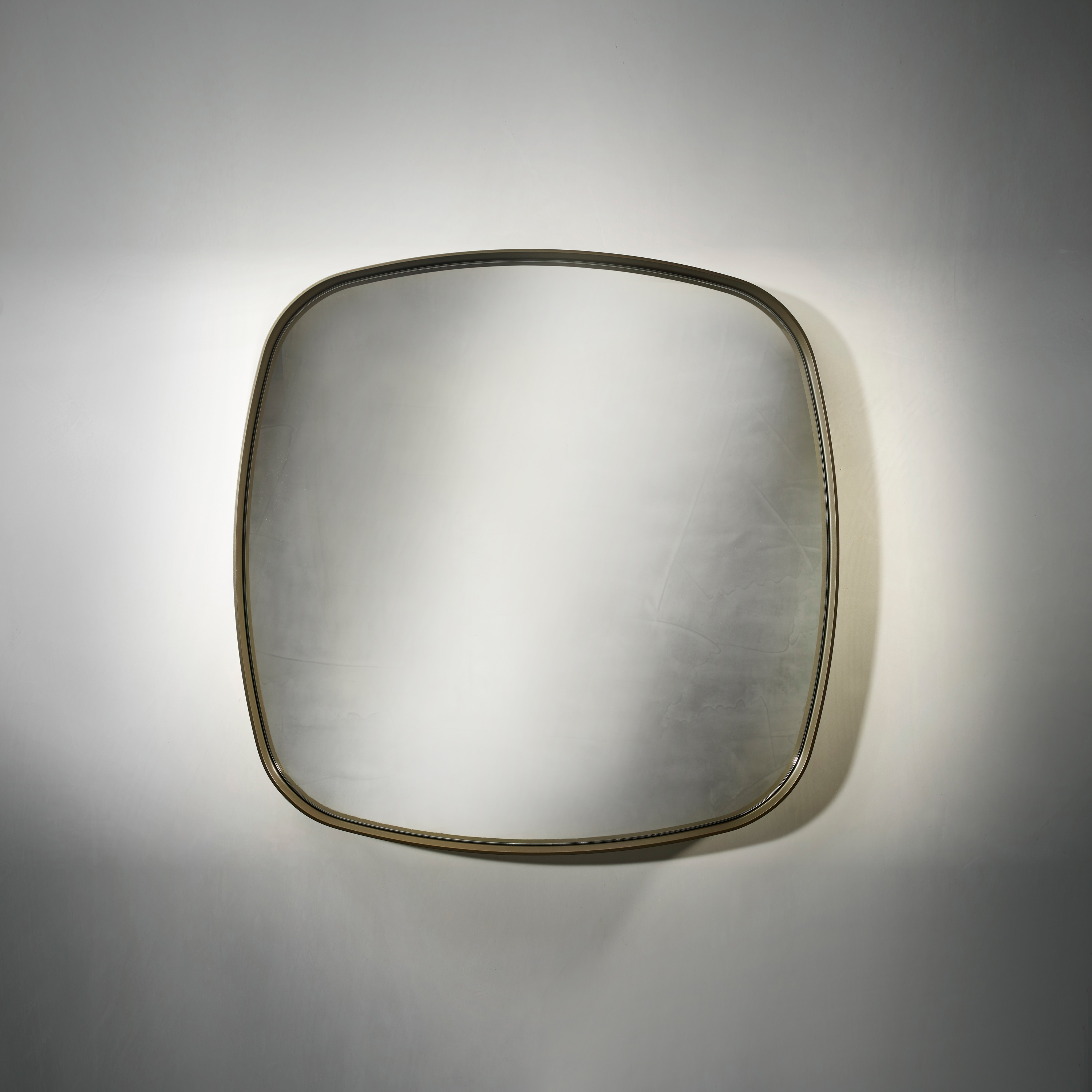 Display product KEKKE Mirror from manufacturer Piet Boon
