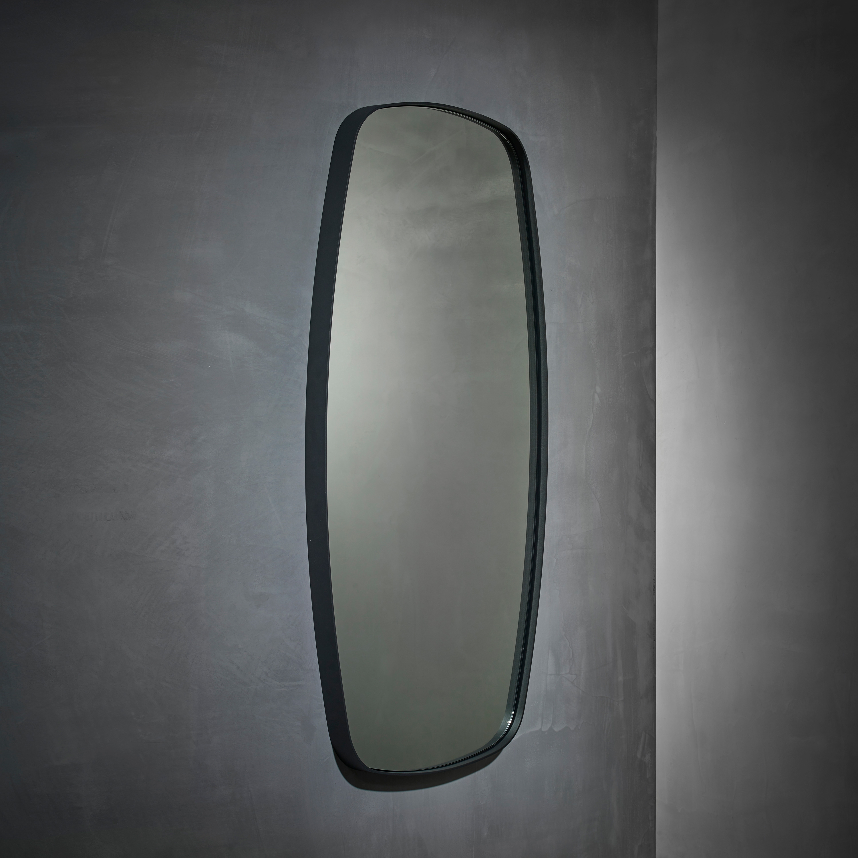 Display product KEKKE Mirror from manufacturer Piet Boon