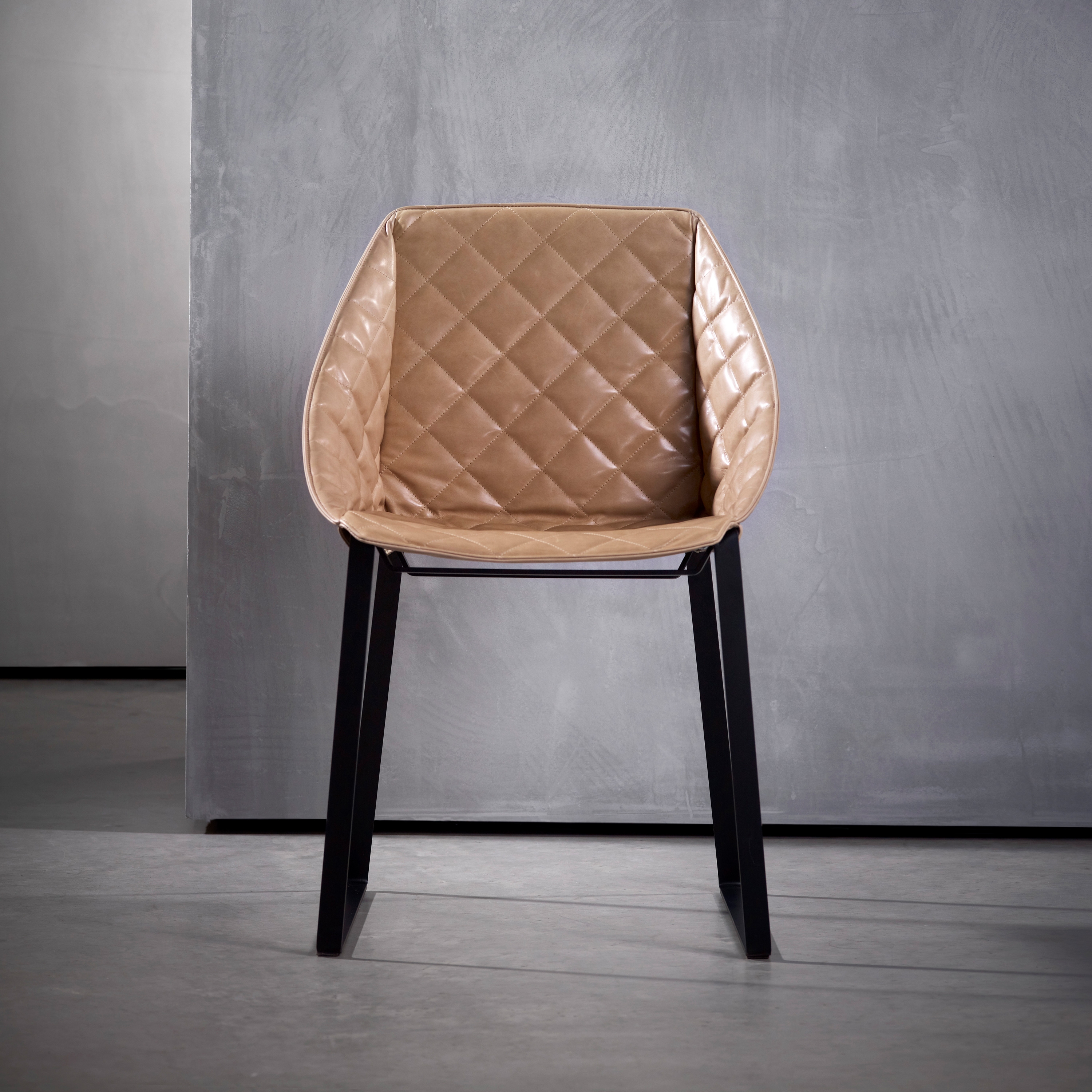 Afficher le produit KEKKE Chair du fabricant Piet Boon