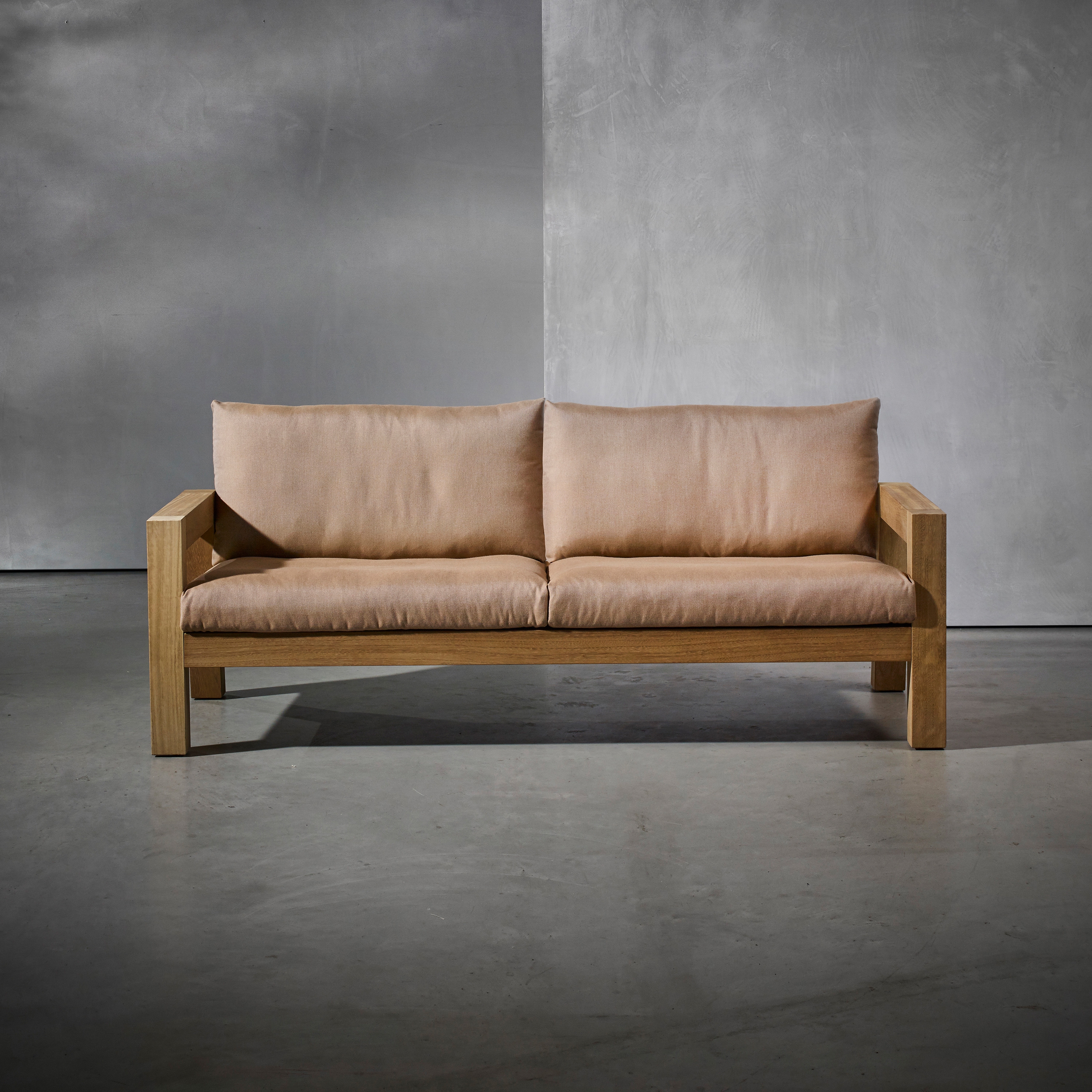 Display product LARS Couch from manufacturer Piet Boon