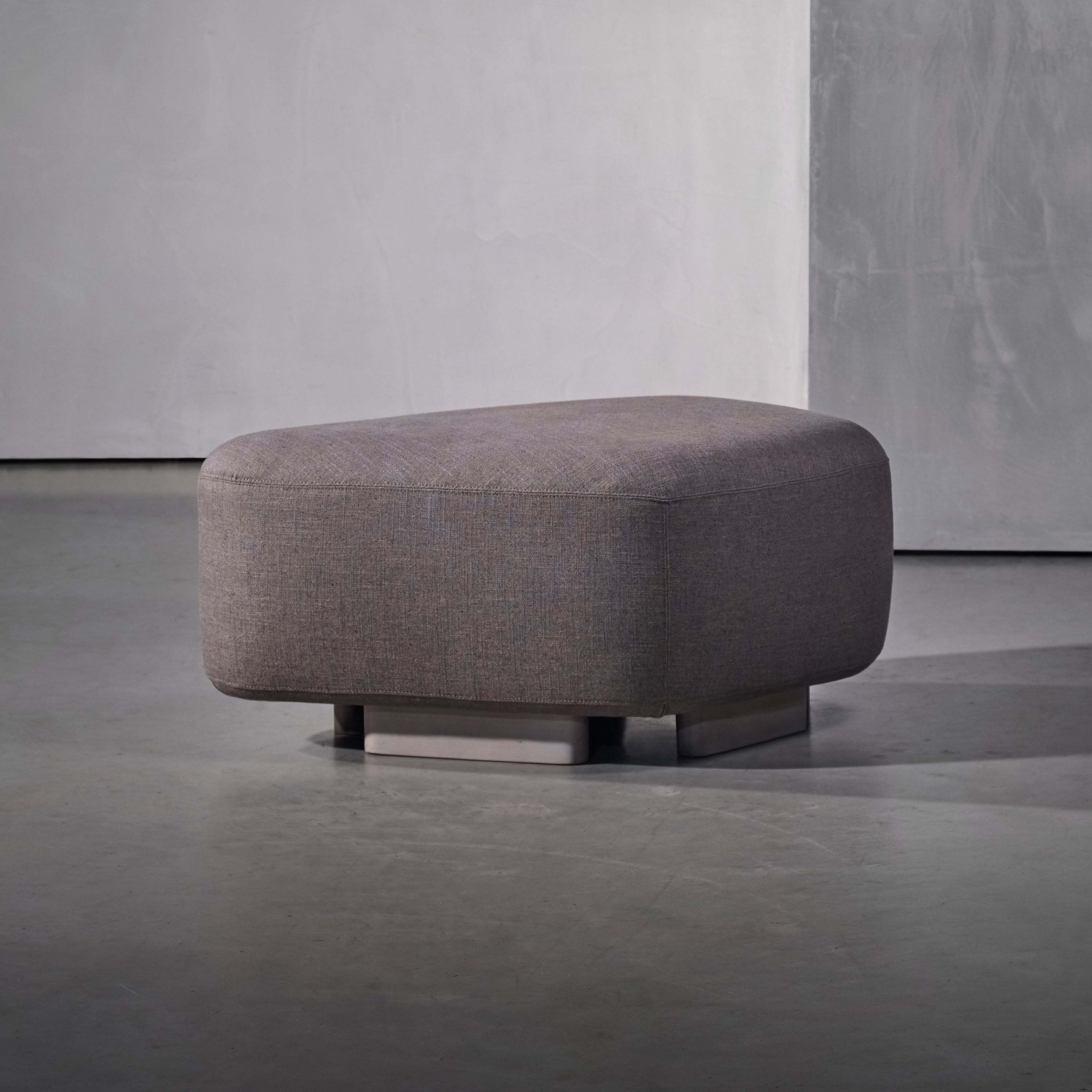 Display product NOOR Pouf from manufacturer Piet Boon