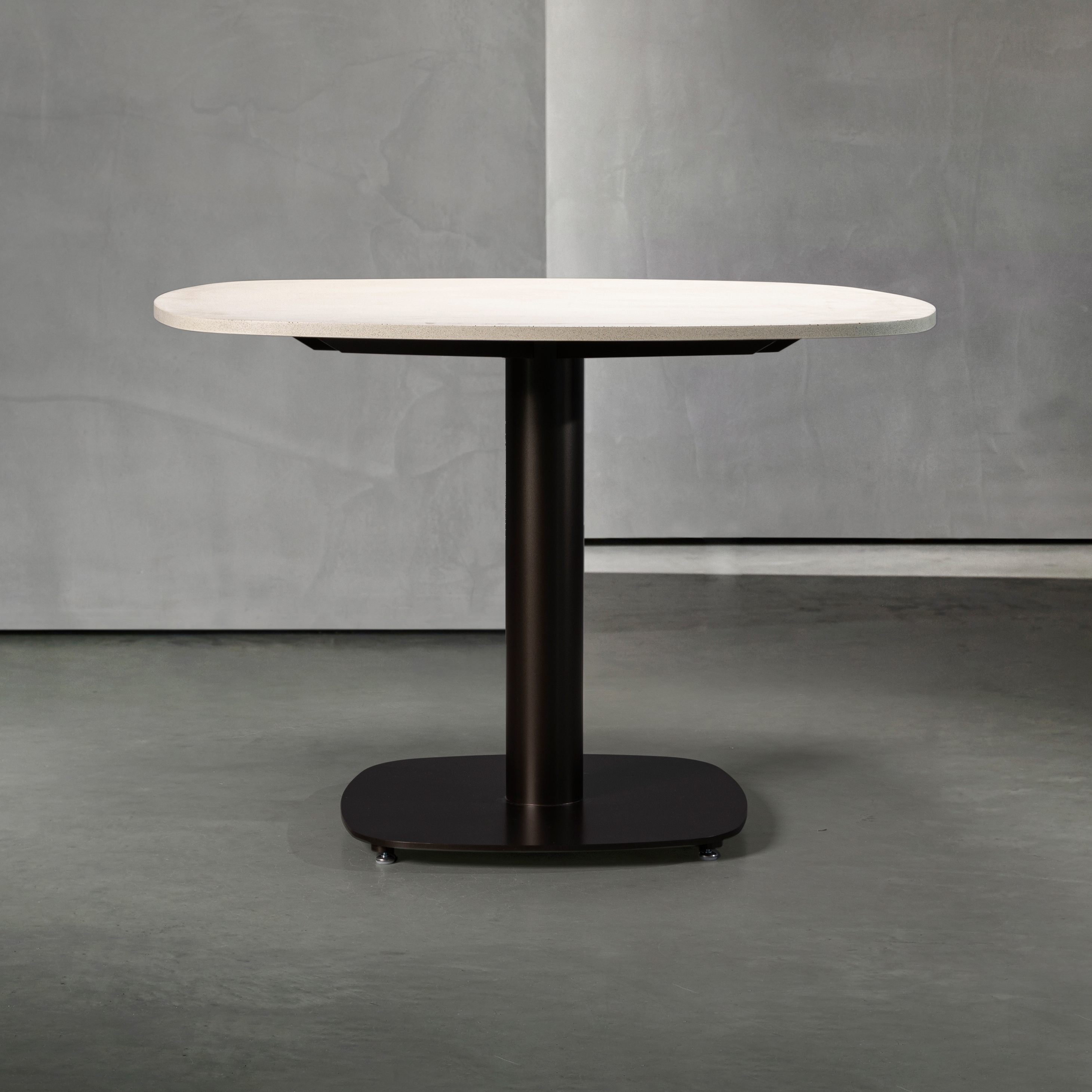 Display product KEKKE Outdoor Dining Table from manufacturer Piet Boon