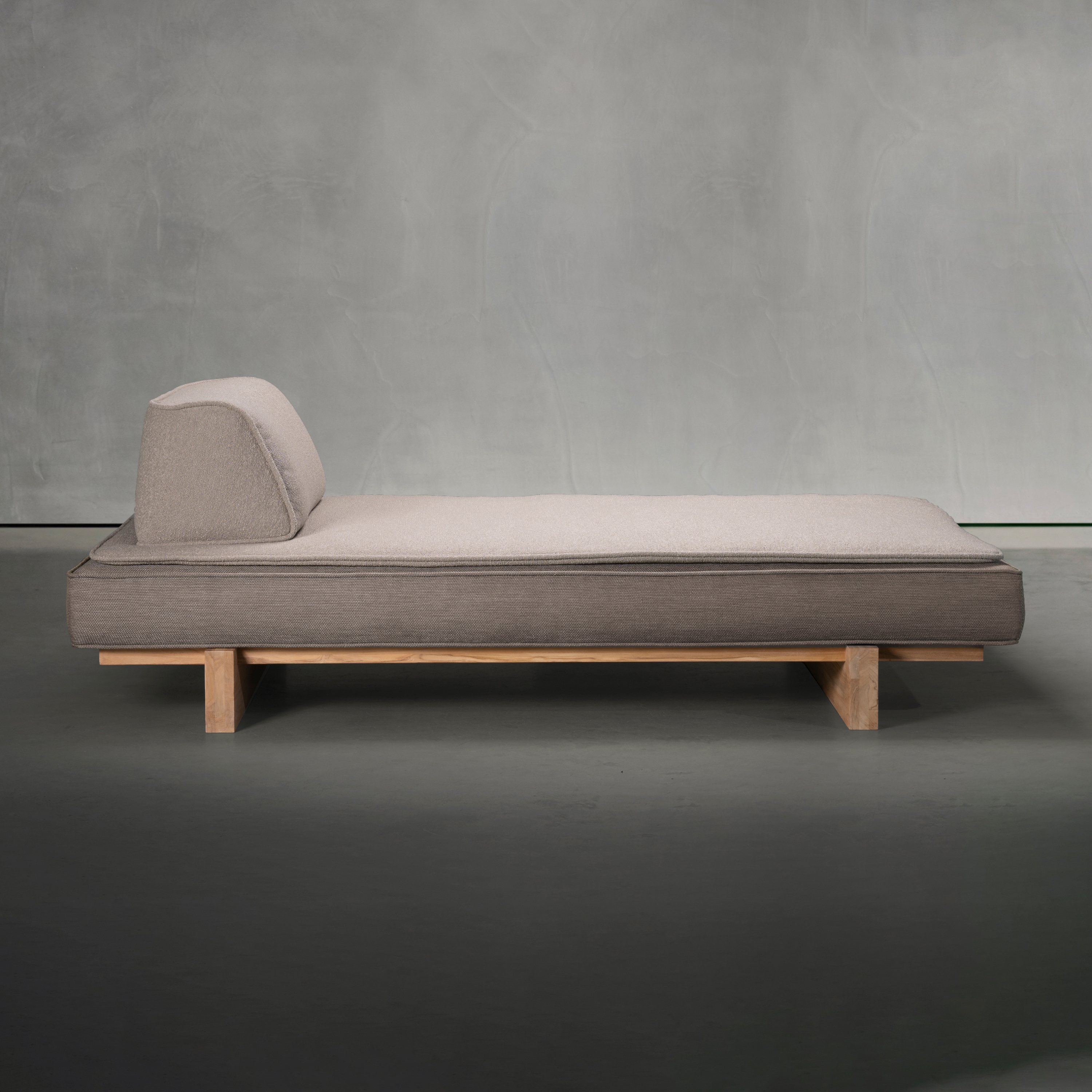 Display product RAF Outdoor Single Daybed from manufacturer Piet Boon