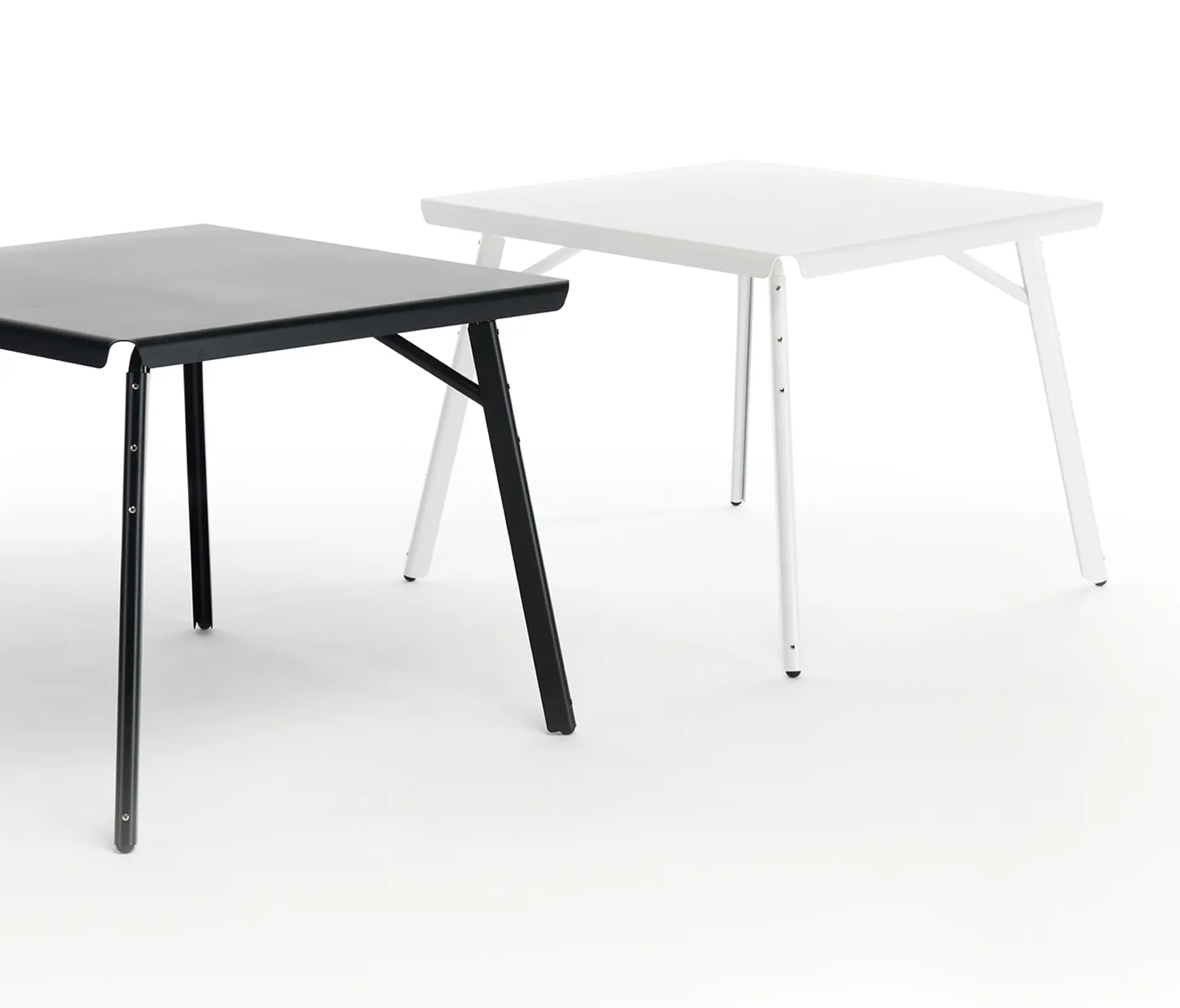 Skitsch by Hub Design - Dakar | table