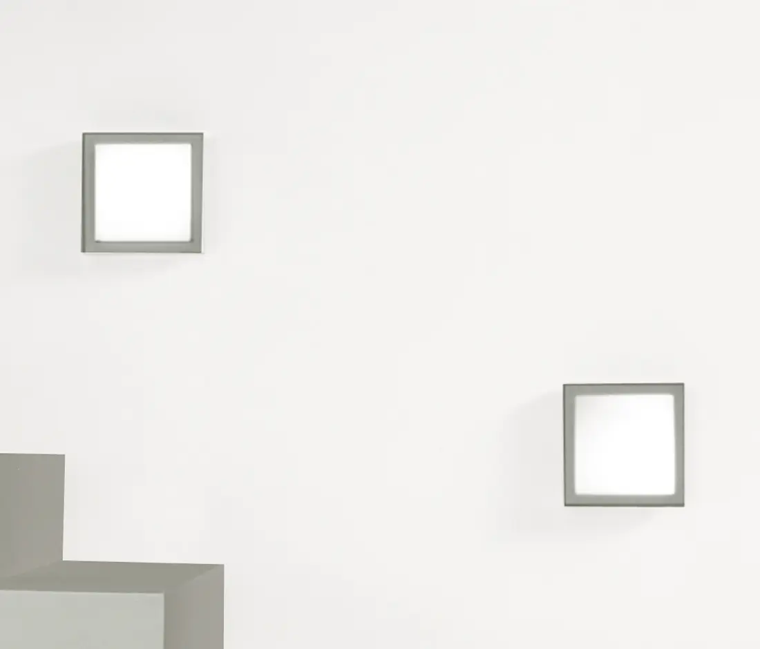 LUCENTE - Flat-Q Lampade da parete
