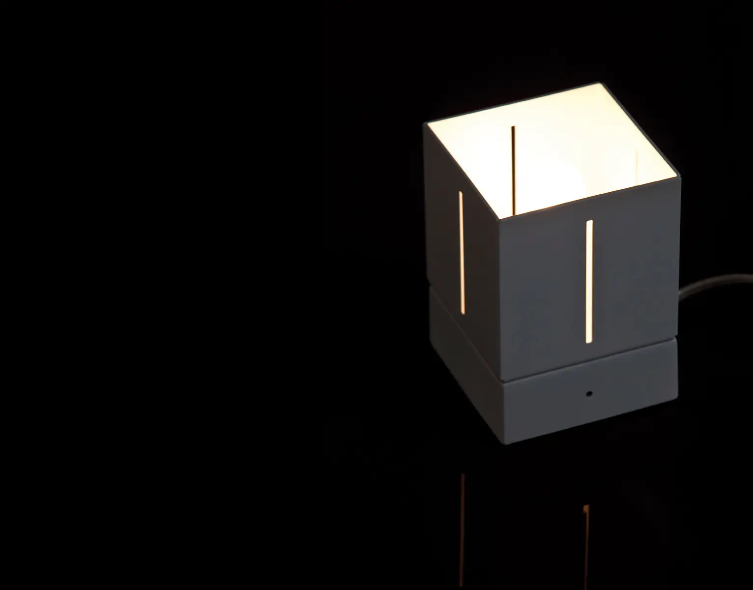LUCENTE - Mini Iluminación de mesa